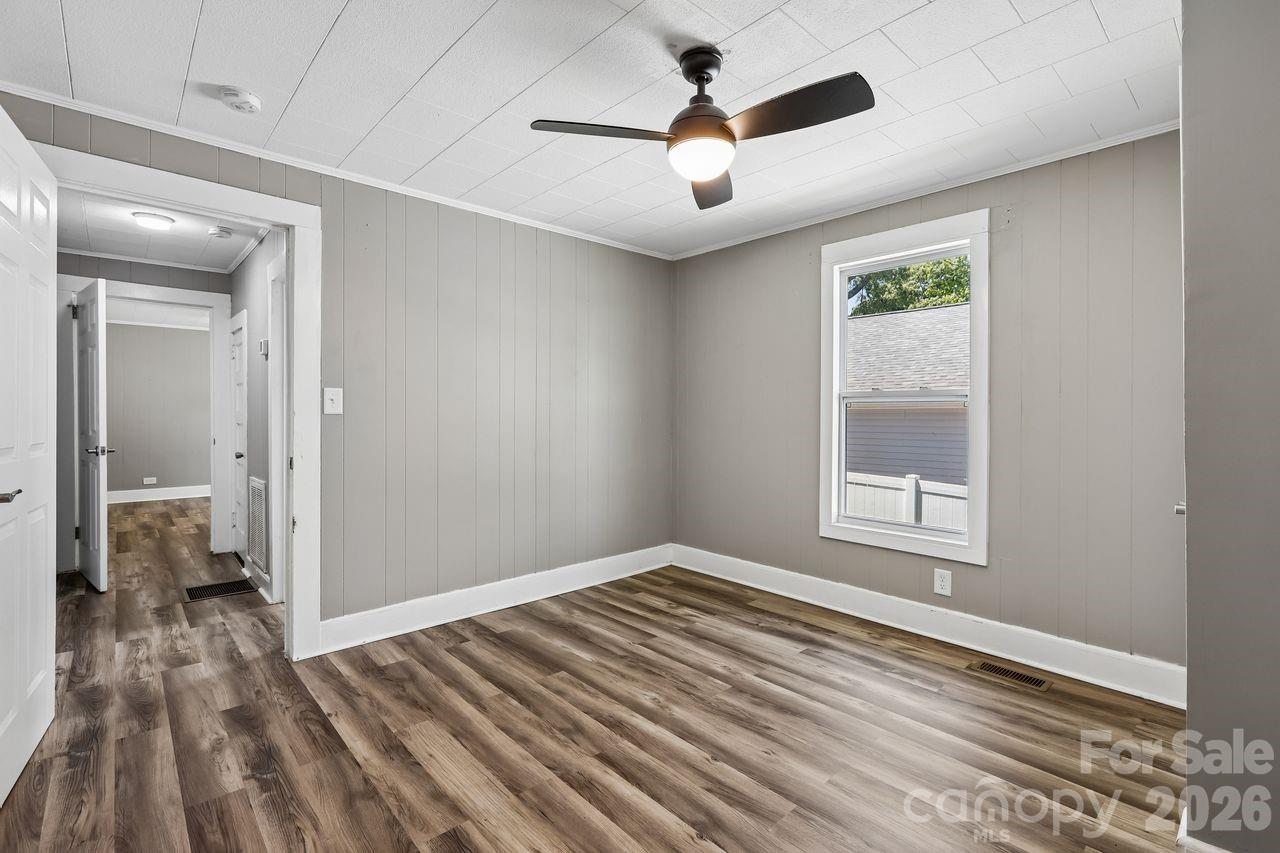 408 E Park Avenue Property Photo 26