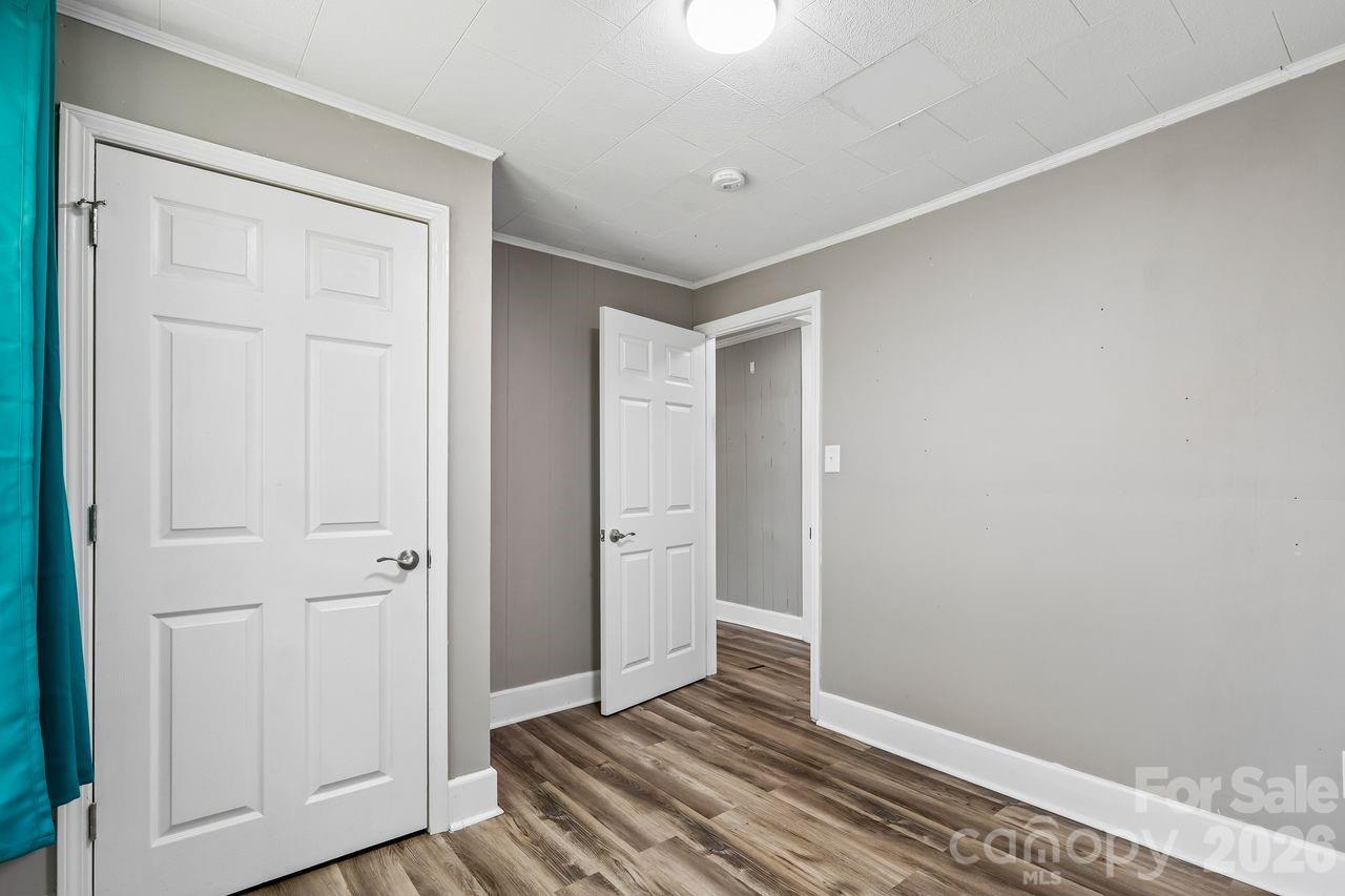 408 E Park Avenue Property Photo 30