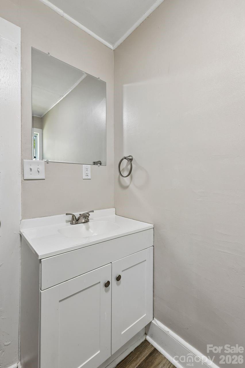 408 E Park Avenue Property Photo 32