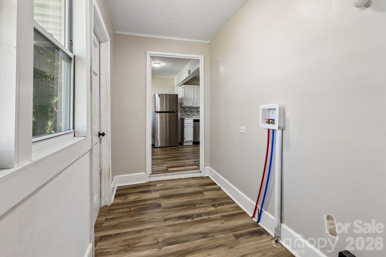 408 E Park Avenue Property Photo 34