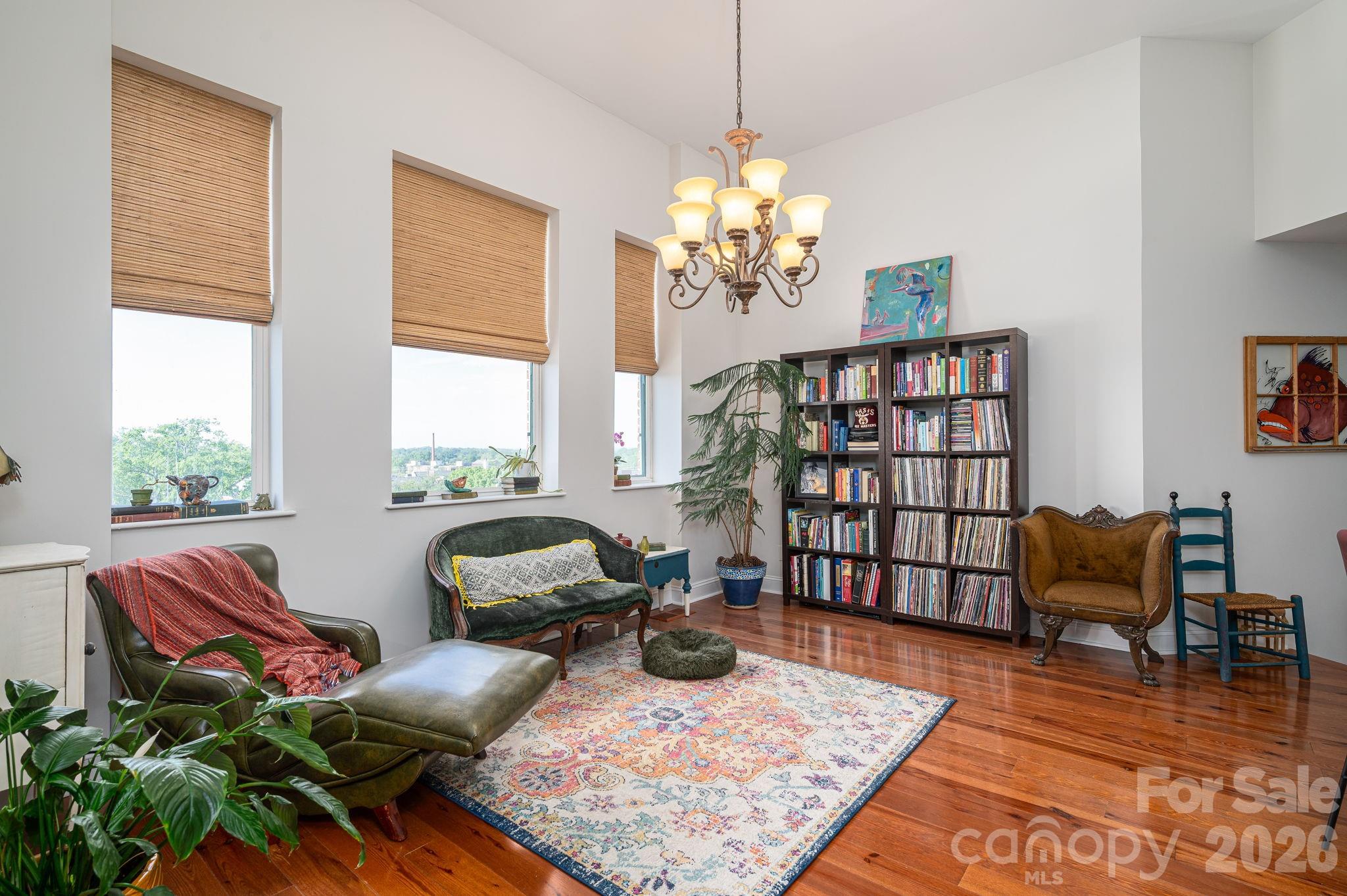 201 S Washington Street Property Photo 7