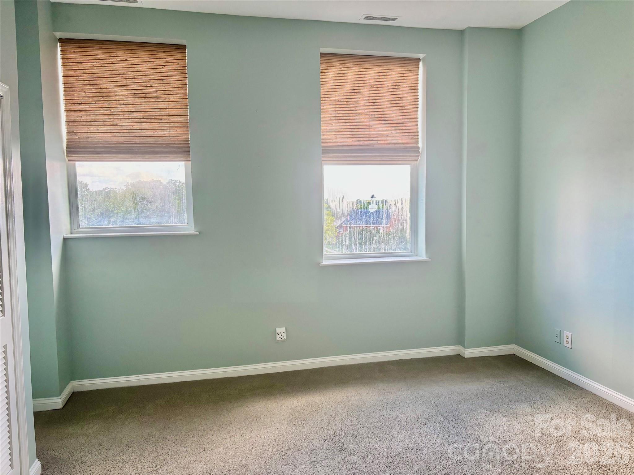 201 S Washington Street Property Photo 22