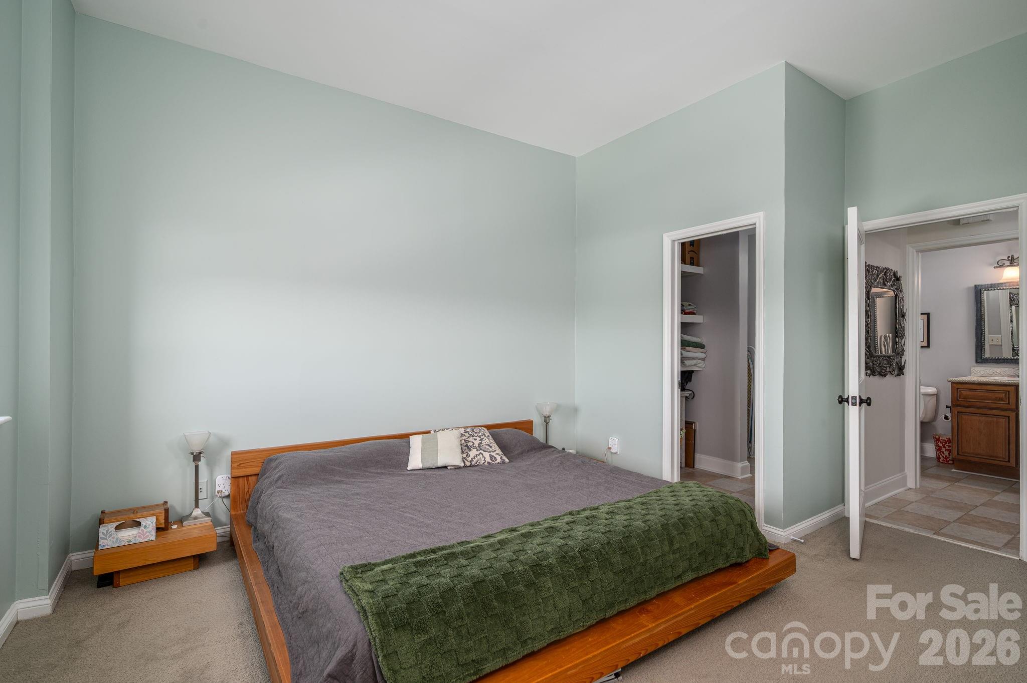 201 S Washington Street Property Photo 24