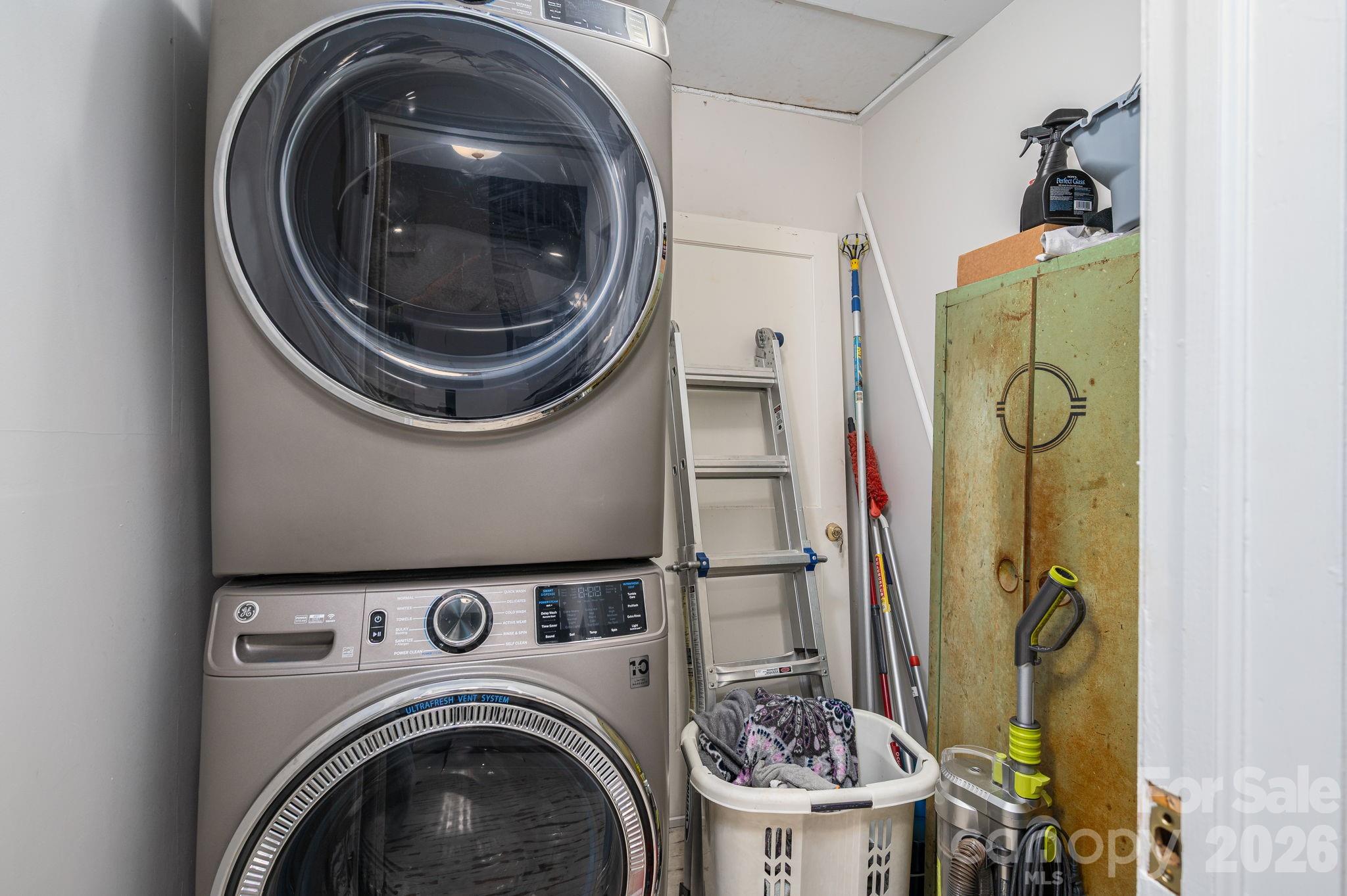201 S Washington Street Property Photo 28