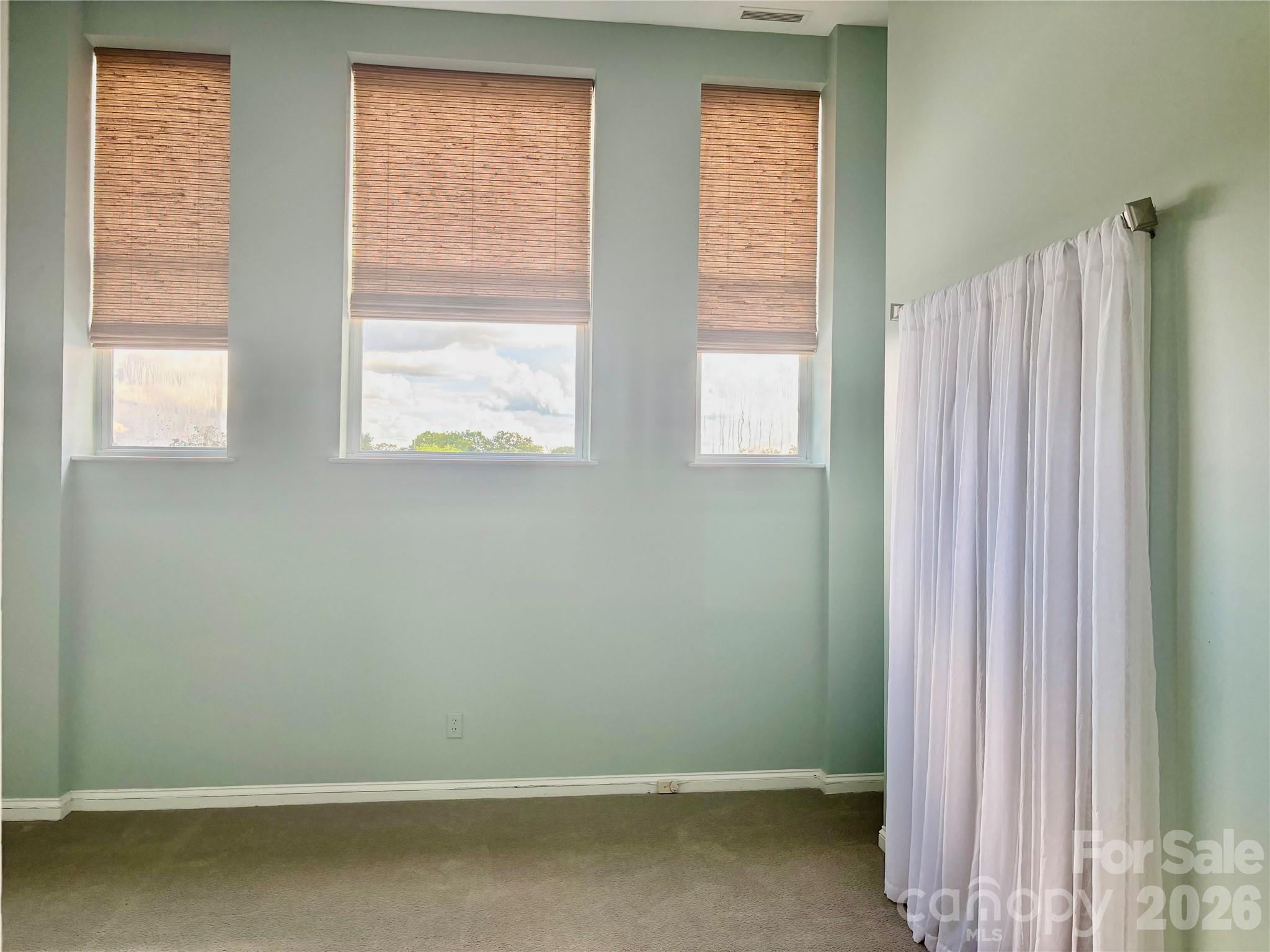 201 S Washington Street Property Photo 29