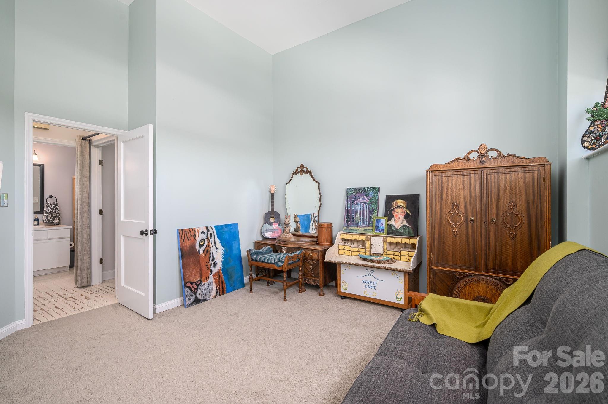 201 S Washington Street Property Photo 32
