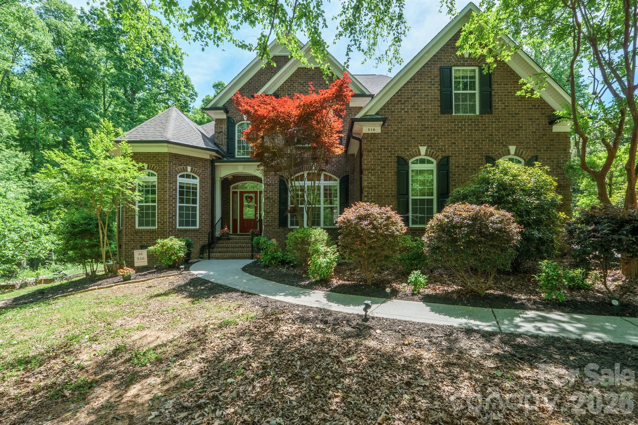 516 Shady Oaks Drive Property Photo 2
