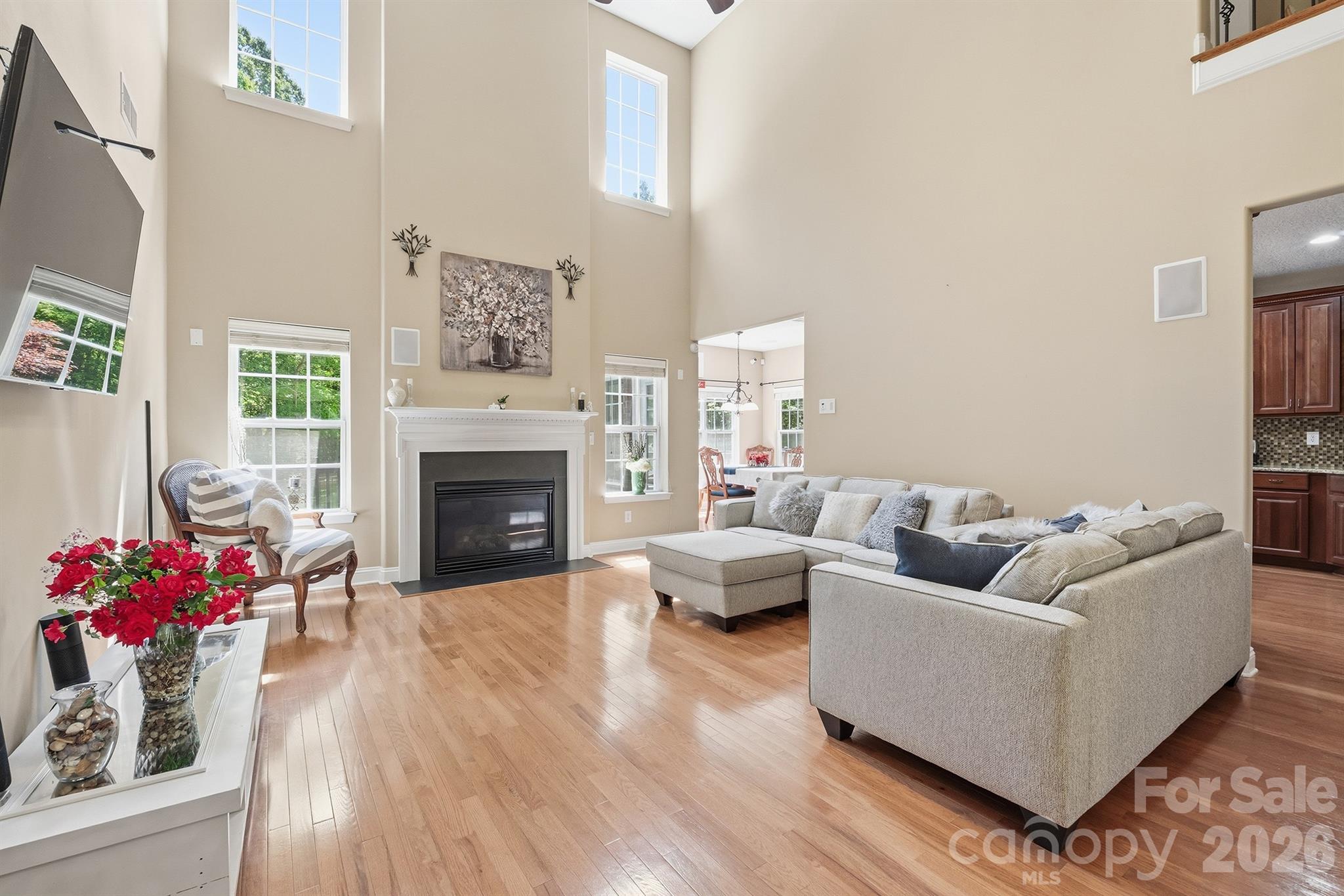 516 Shady Oaks Drive Property Photo 3