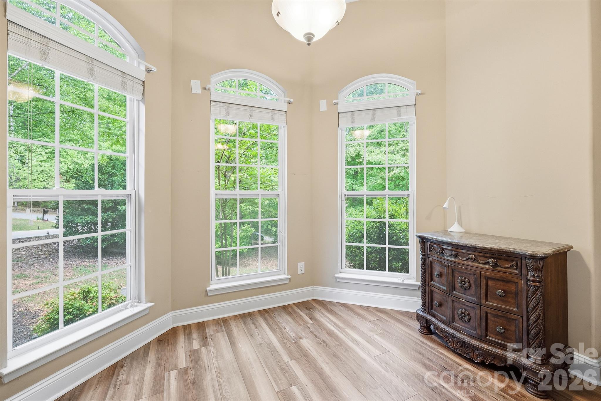 516 Shady Oaks Drive Property Photo 16