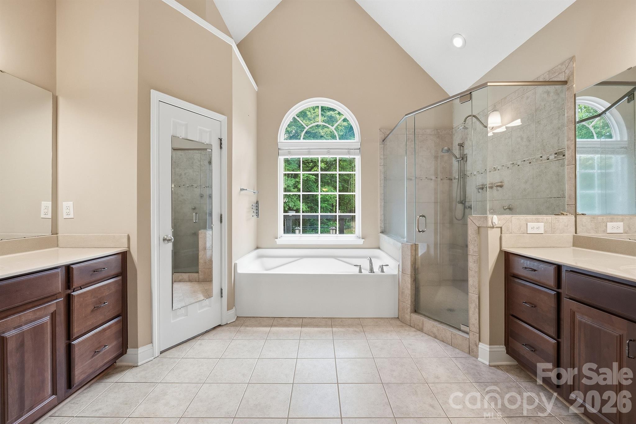516 Shady Oaks Drive Property Photo 17