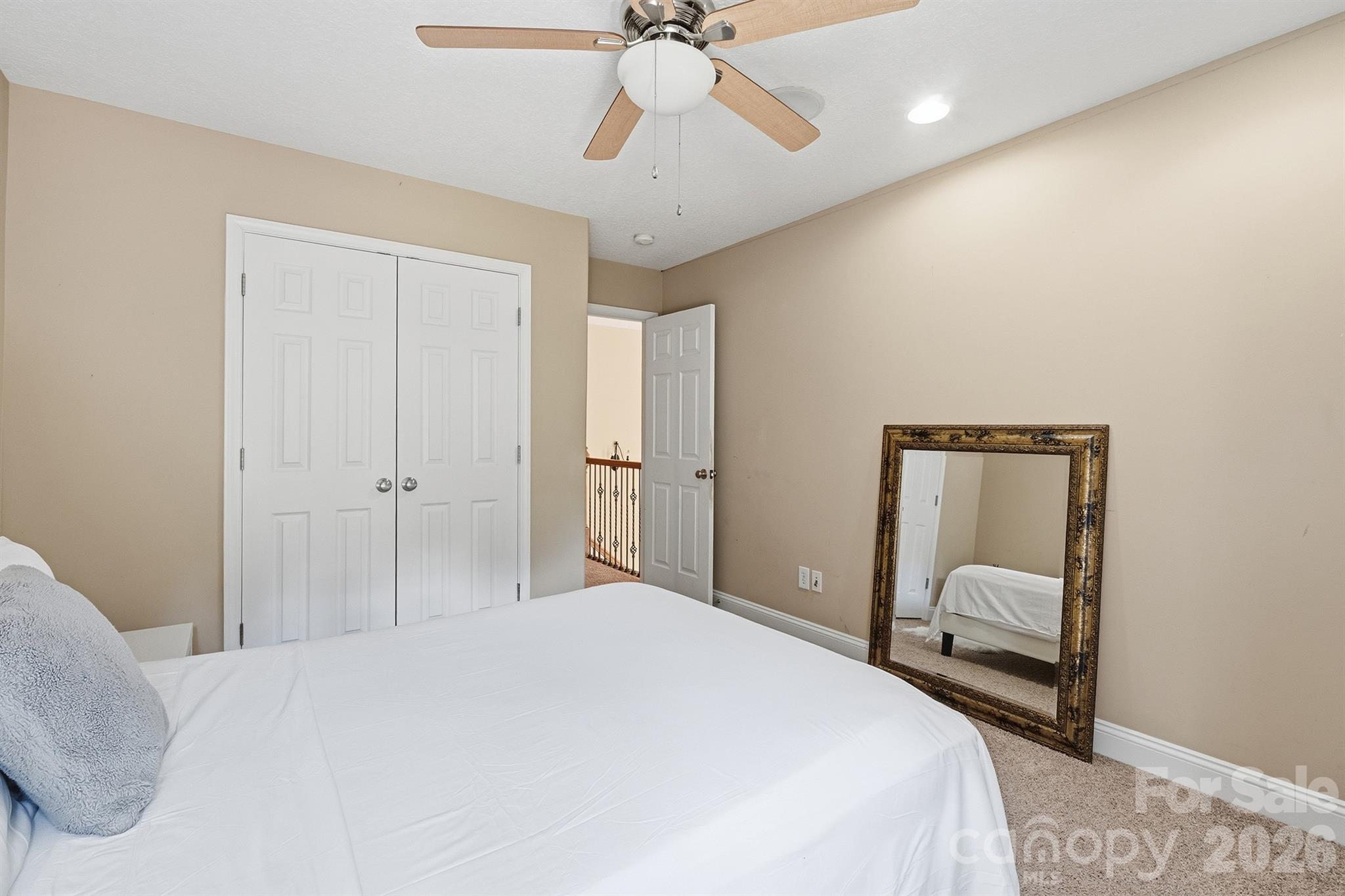 516 Shady Oaks Drive Property Photo 28