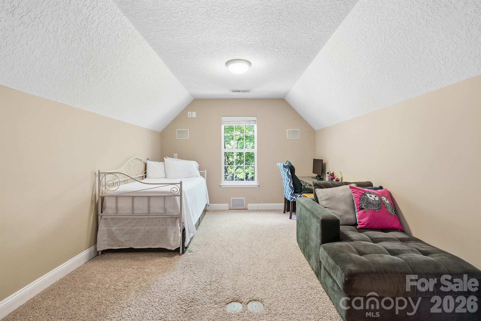 516 Shady Oaks Drive Property Photo 32