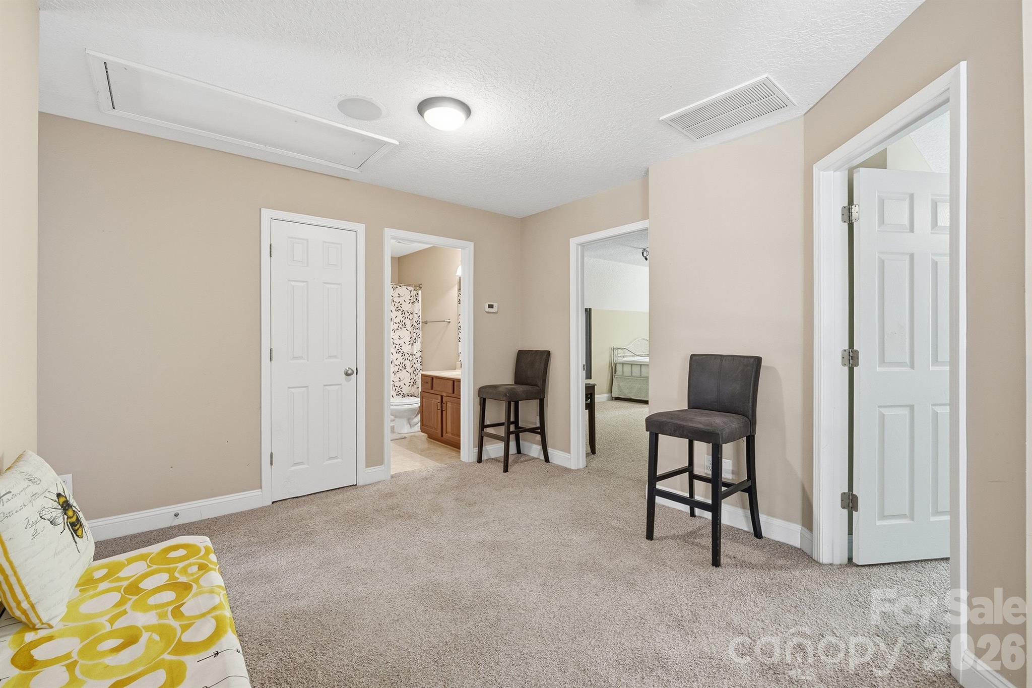 516 Shady Oaks Drive Property Photo 33