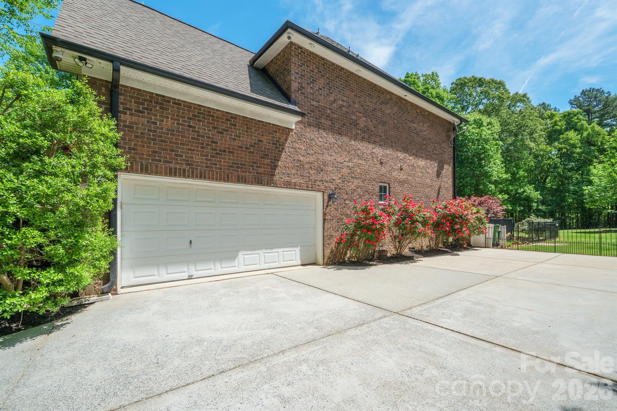 516 Shady Oaks Drive Property Photo 38