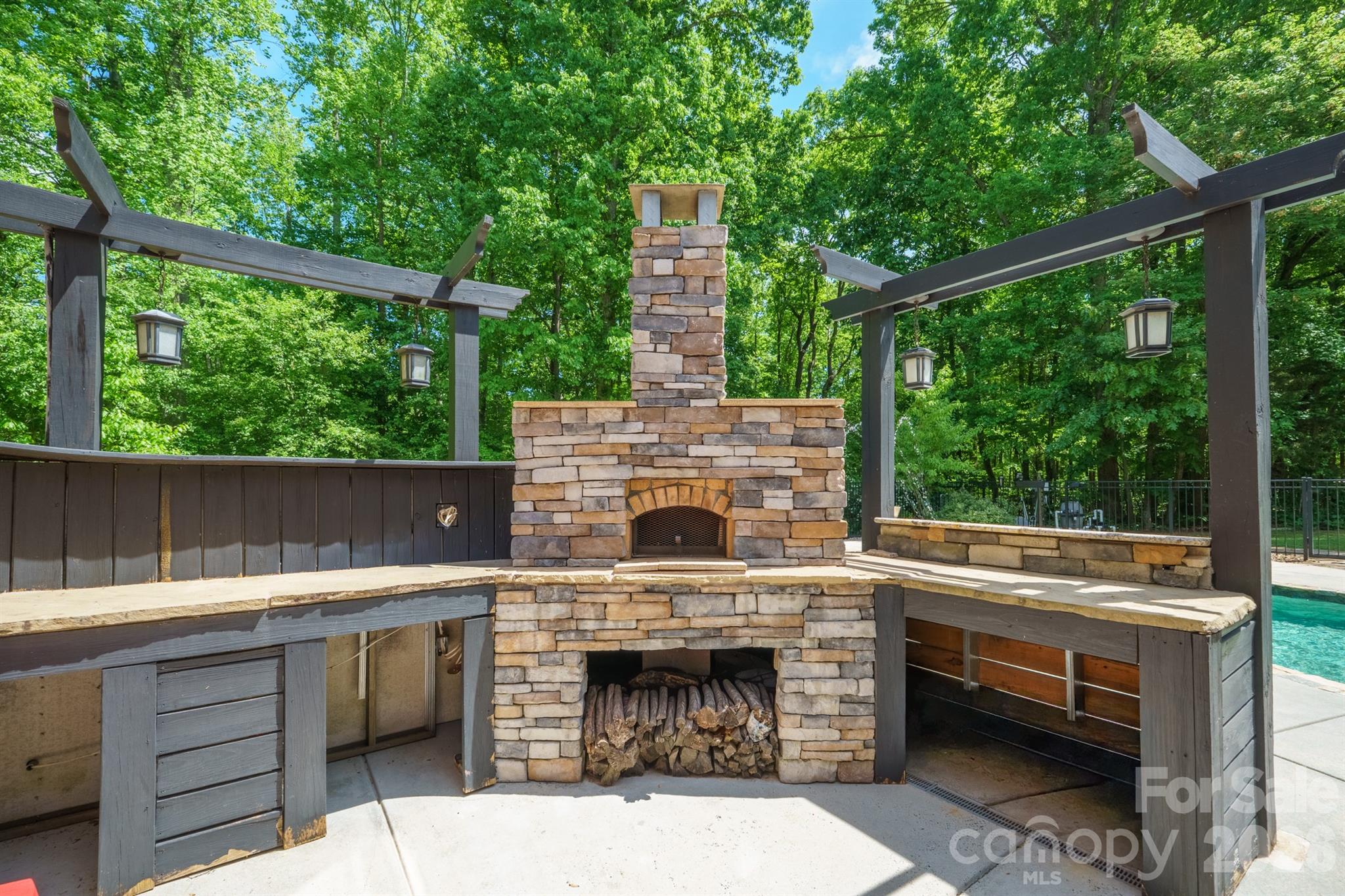 516 Shady Oaks Drive Property Photo 42