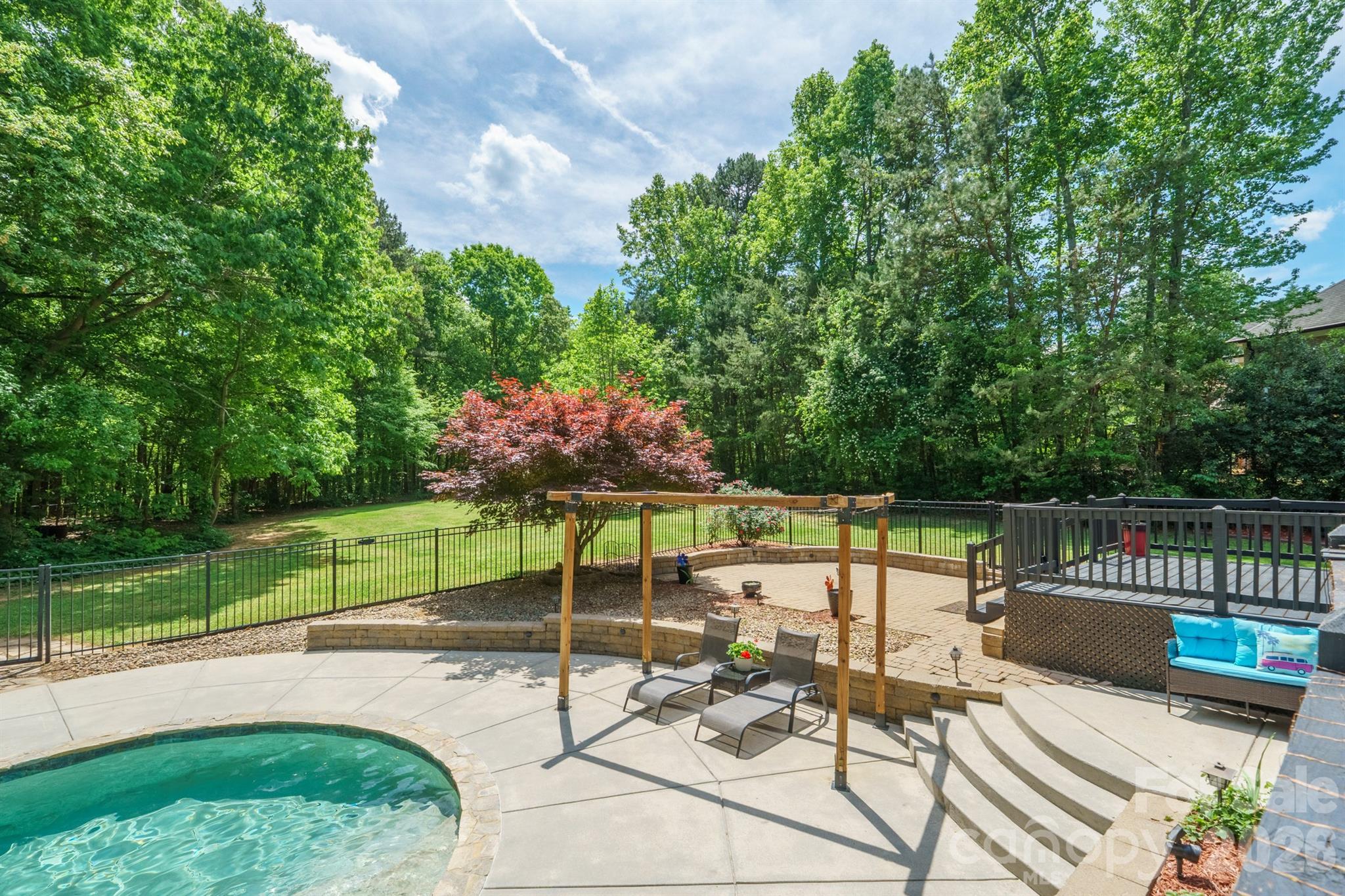 516 Shady Oaks Drive Property Photo 47