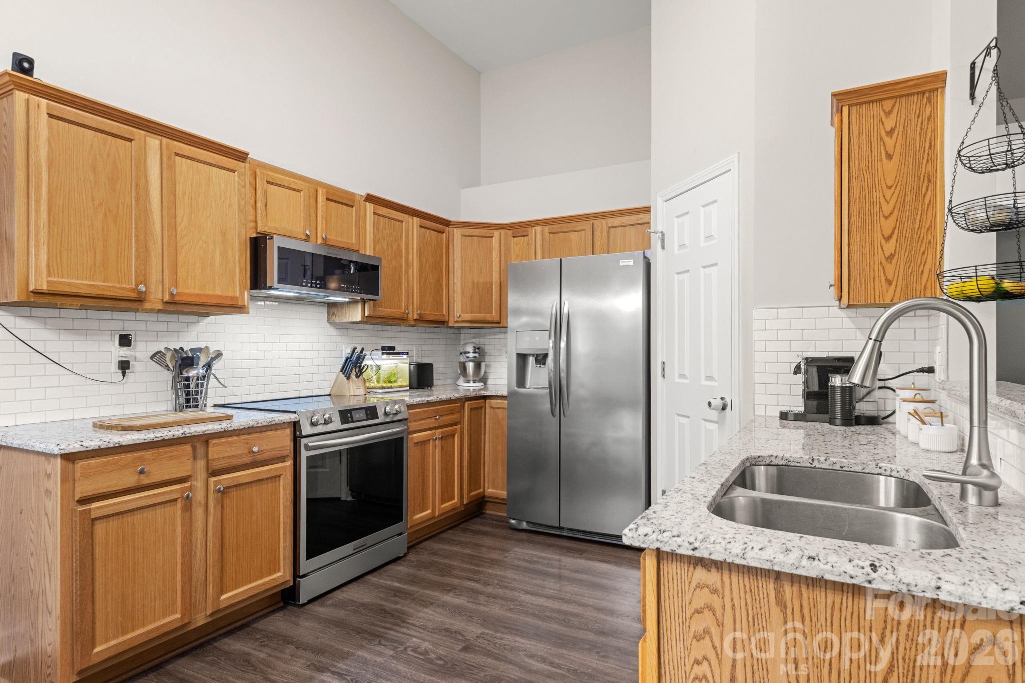 7172 Rolling Hills Drive Property Photo 14