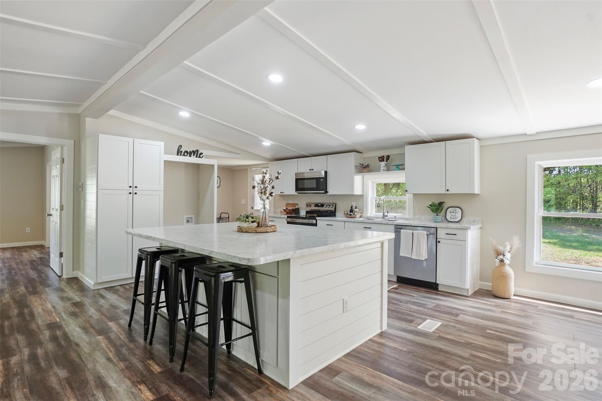 1305 Craig Drive Property Photo 1