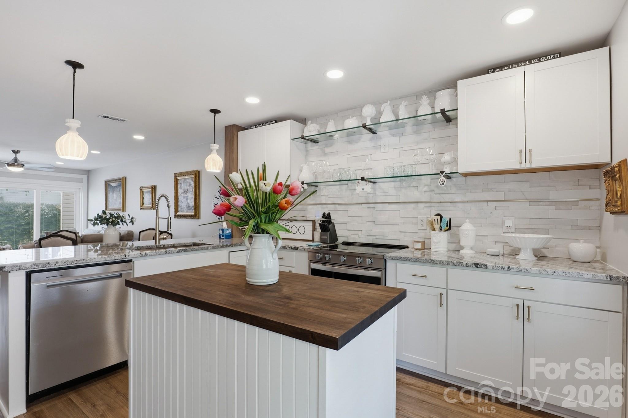 5236 Avon Court Property Photo 8