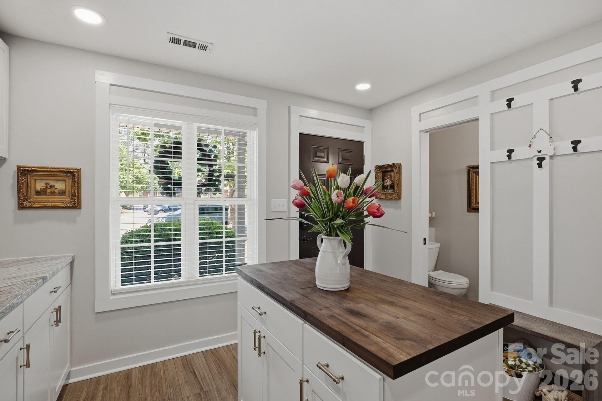 5236 Avon Court Property Photo 11