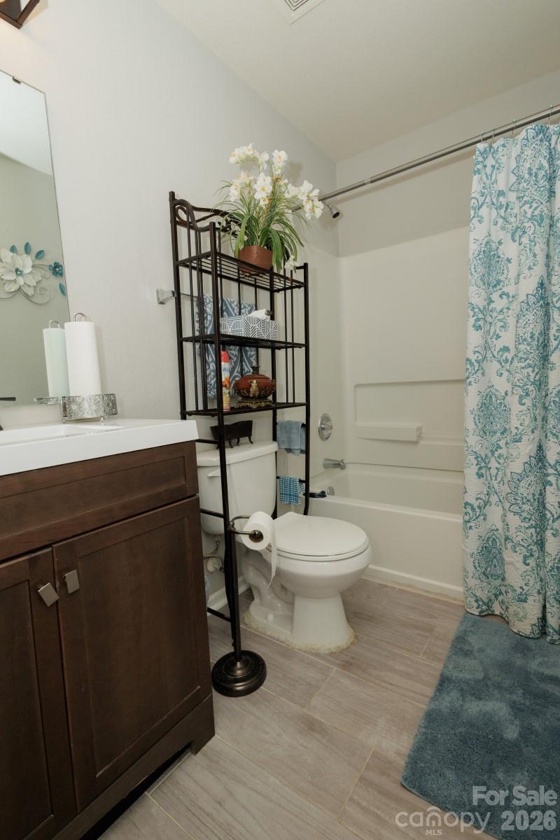 6135 Blue Ash Lane 471 Property Photo 17