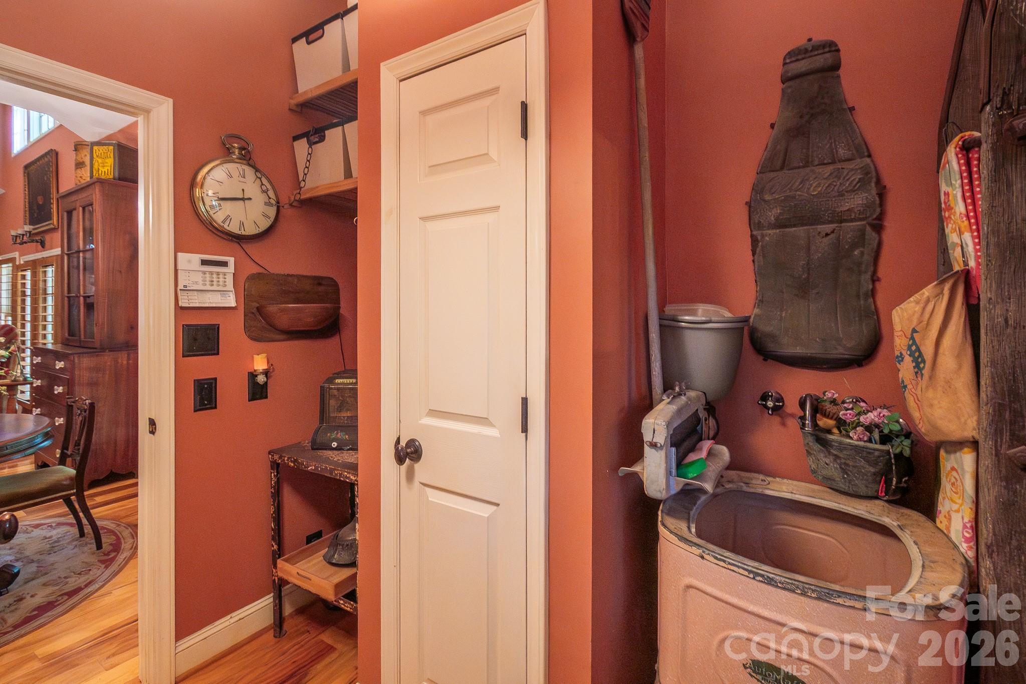 5592 Lennox Drive 51 Property Photo 6