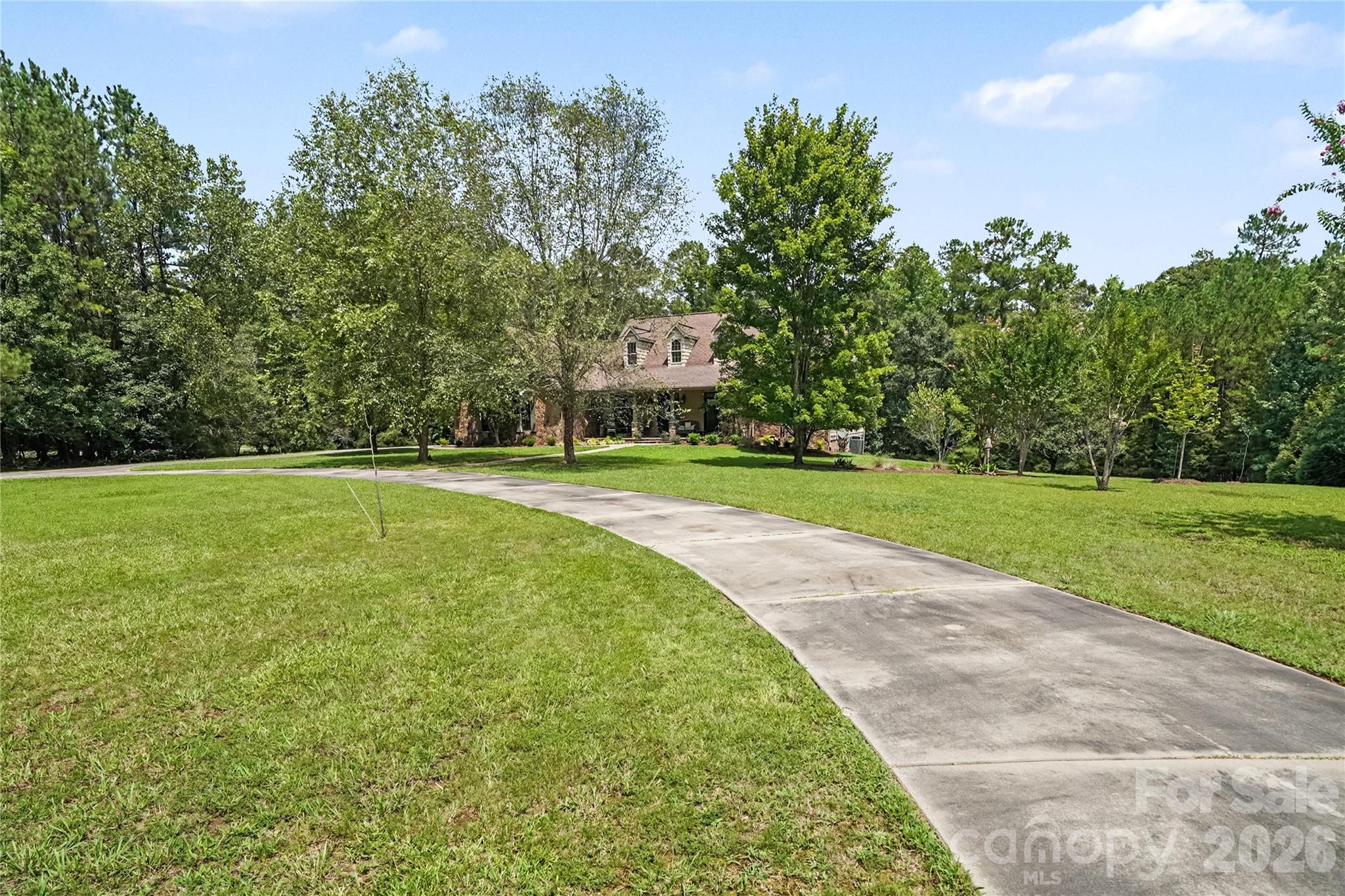 507 Crown Court Property Photo 3