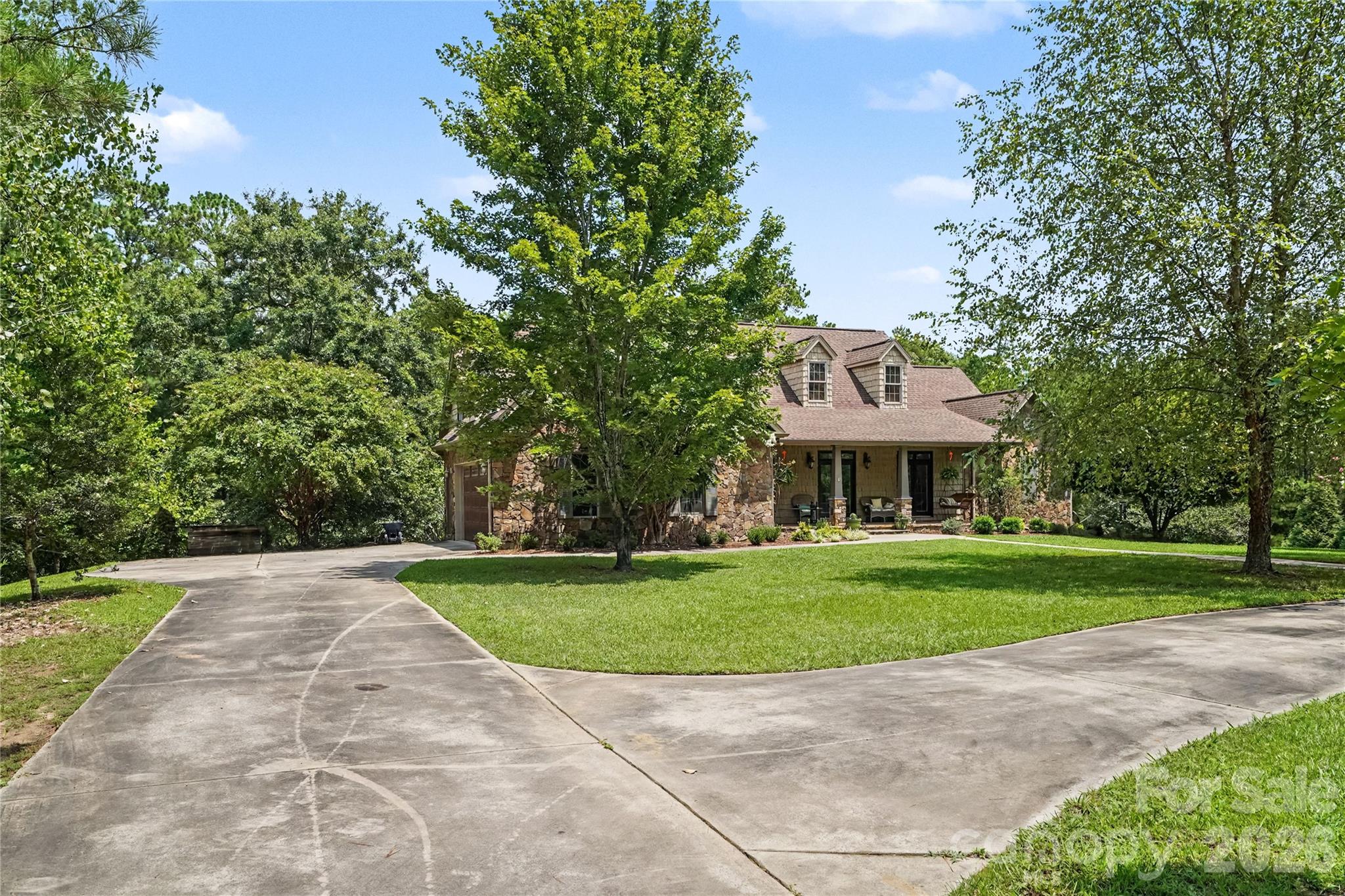 507 Crown Court Property Photo 4