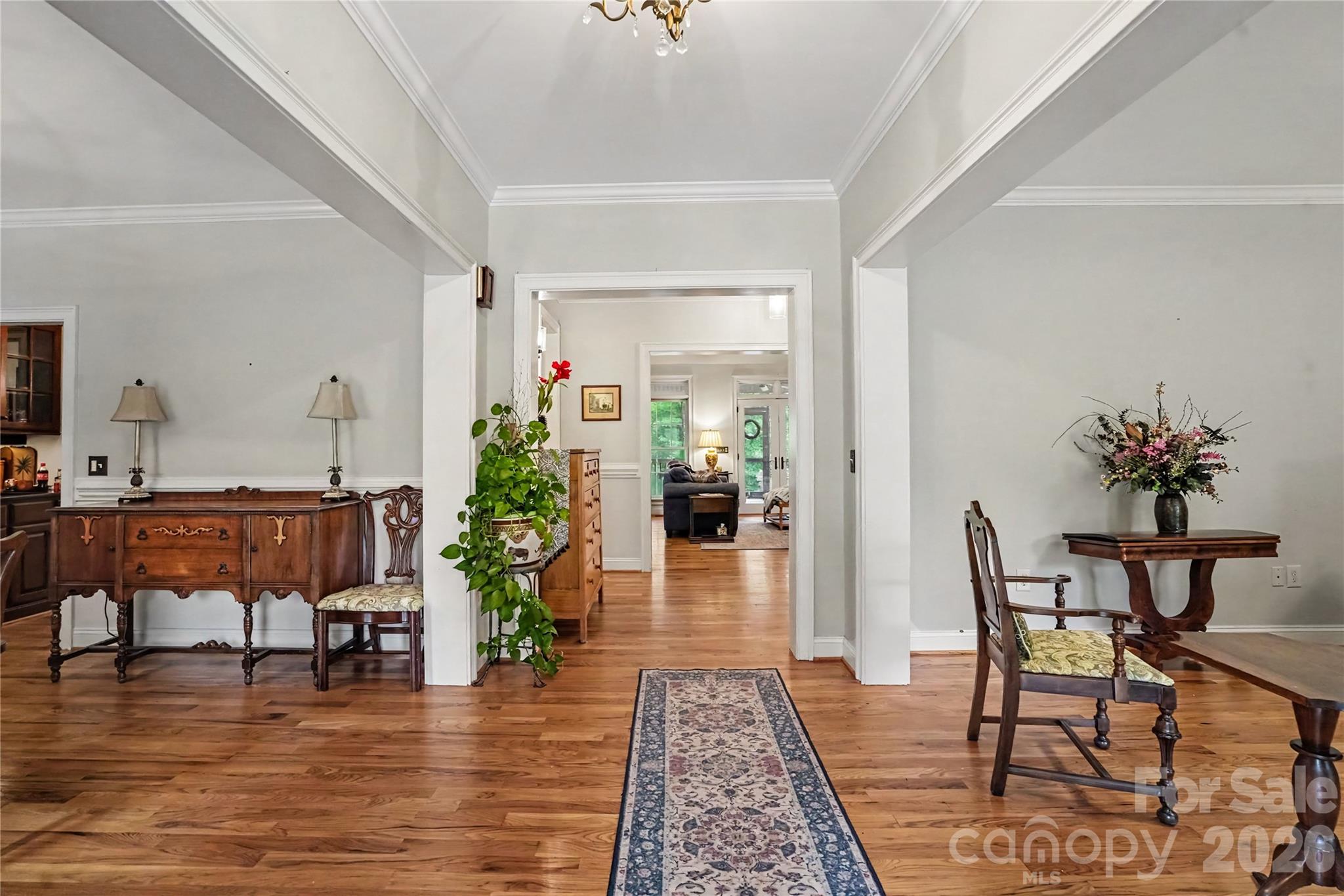 507 Crown Court Property Photo 5