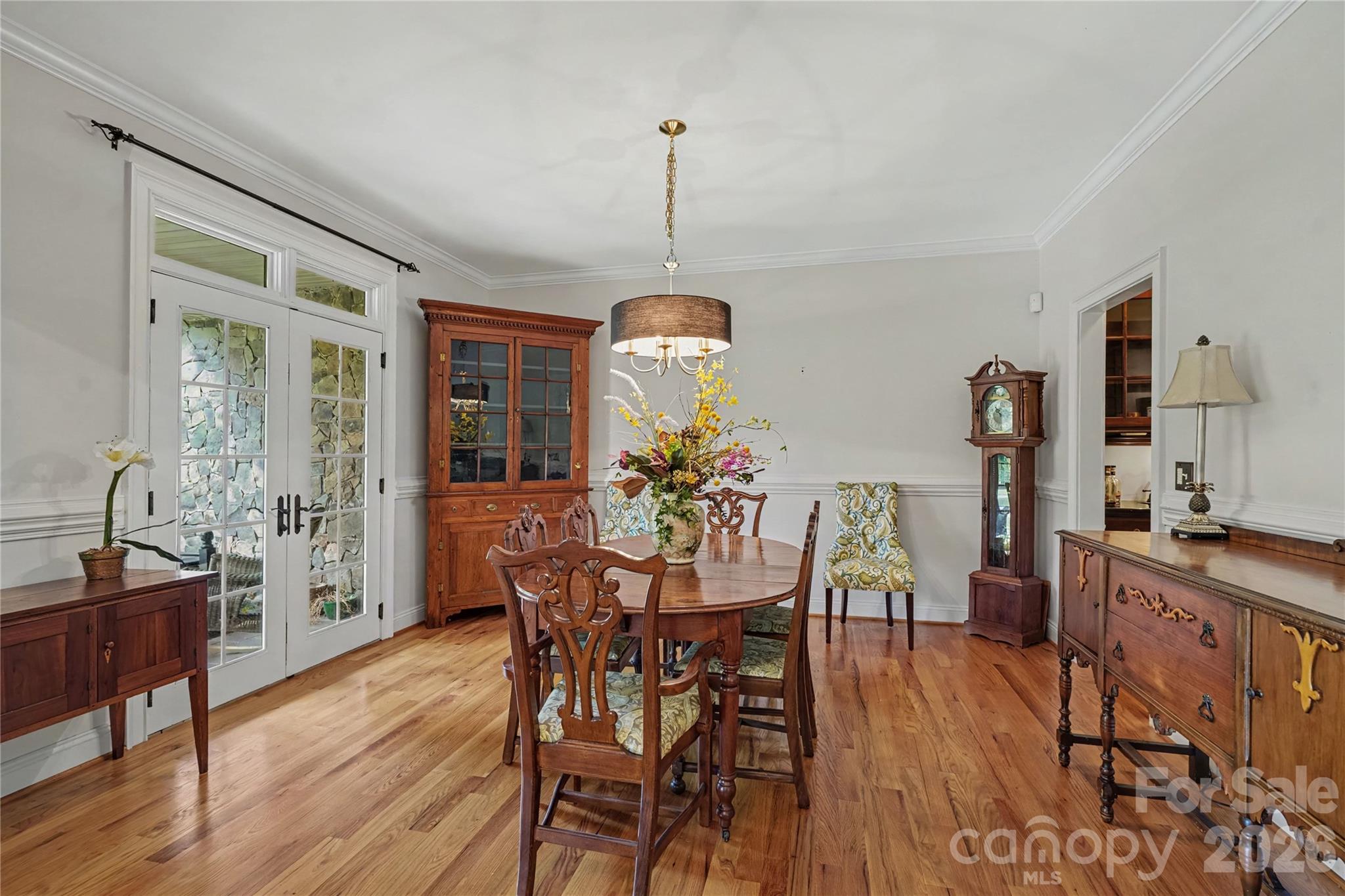 507 Crown Court Property Photo 6