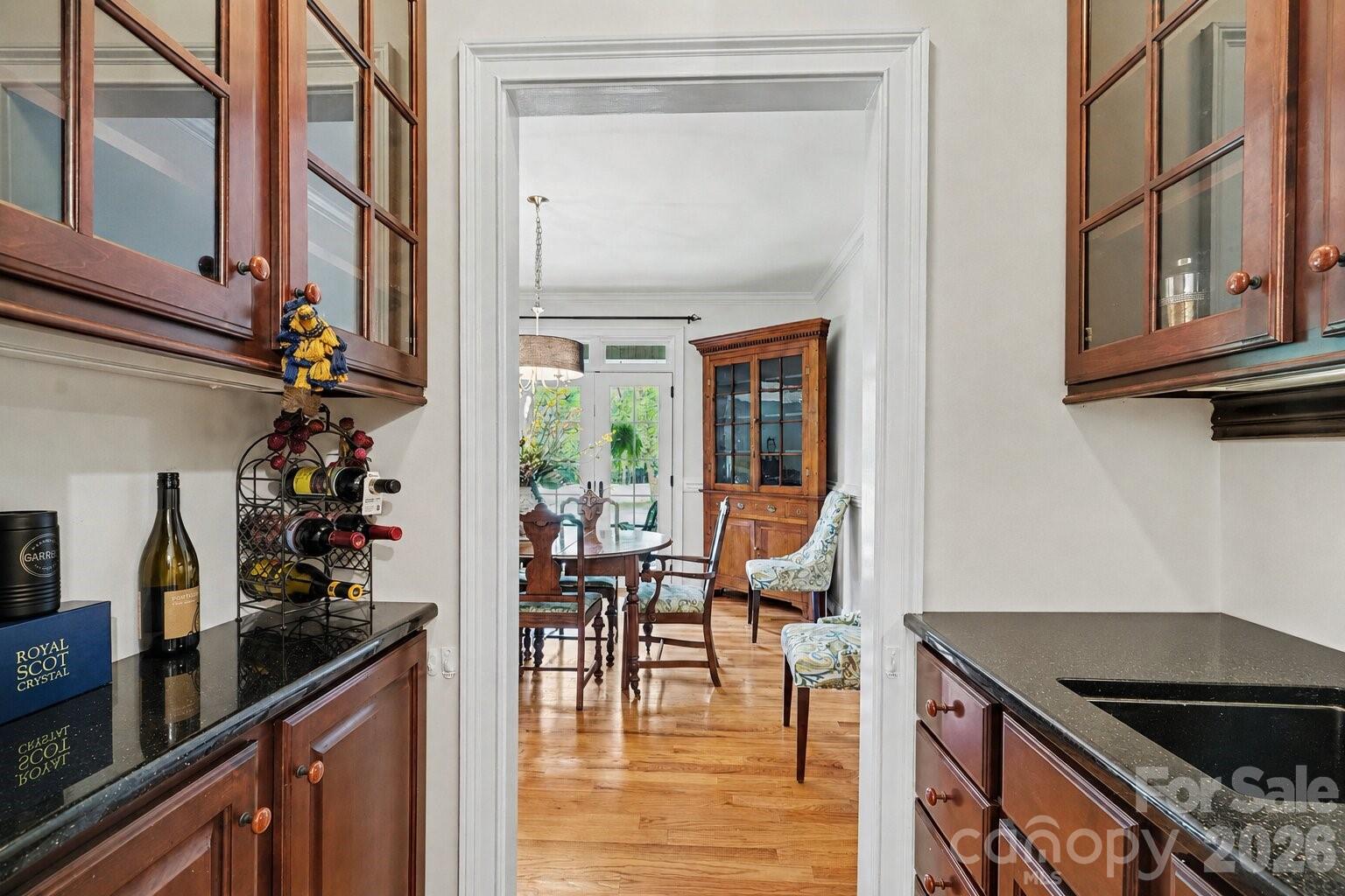 507 Crown Court Property Photo 12