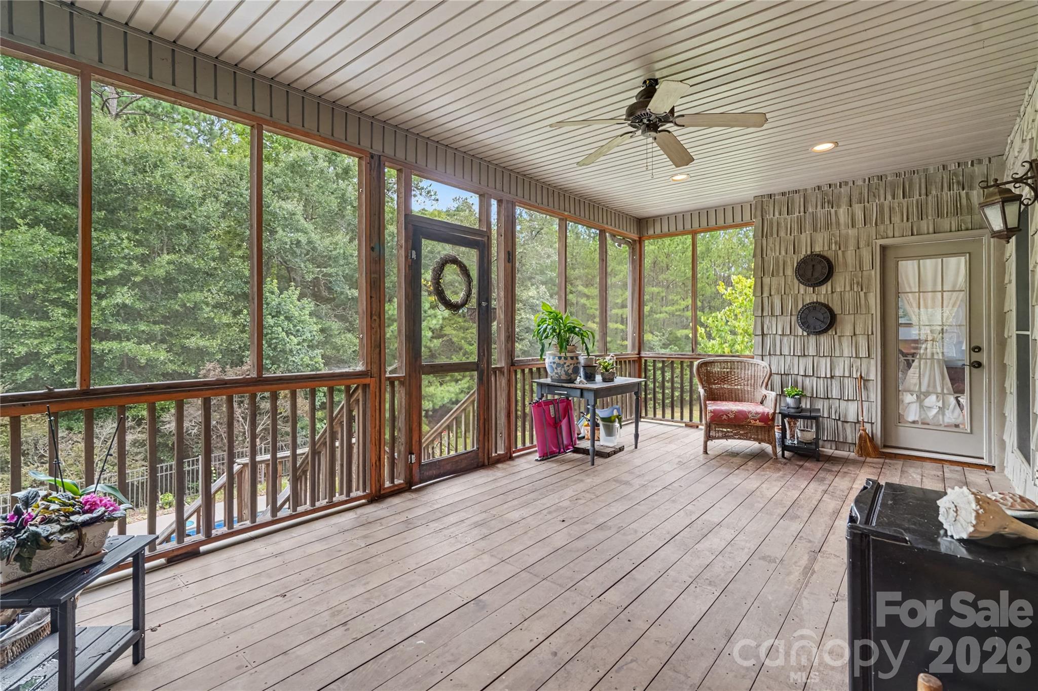 507 Crown Court Property Photo 19