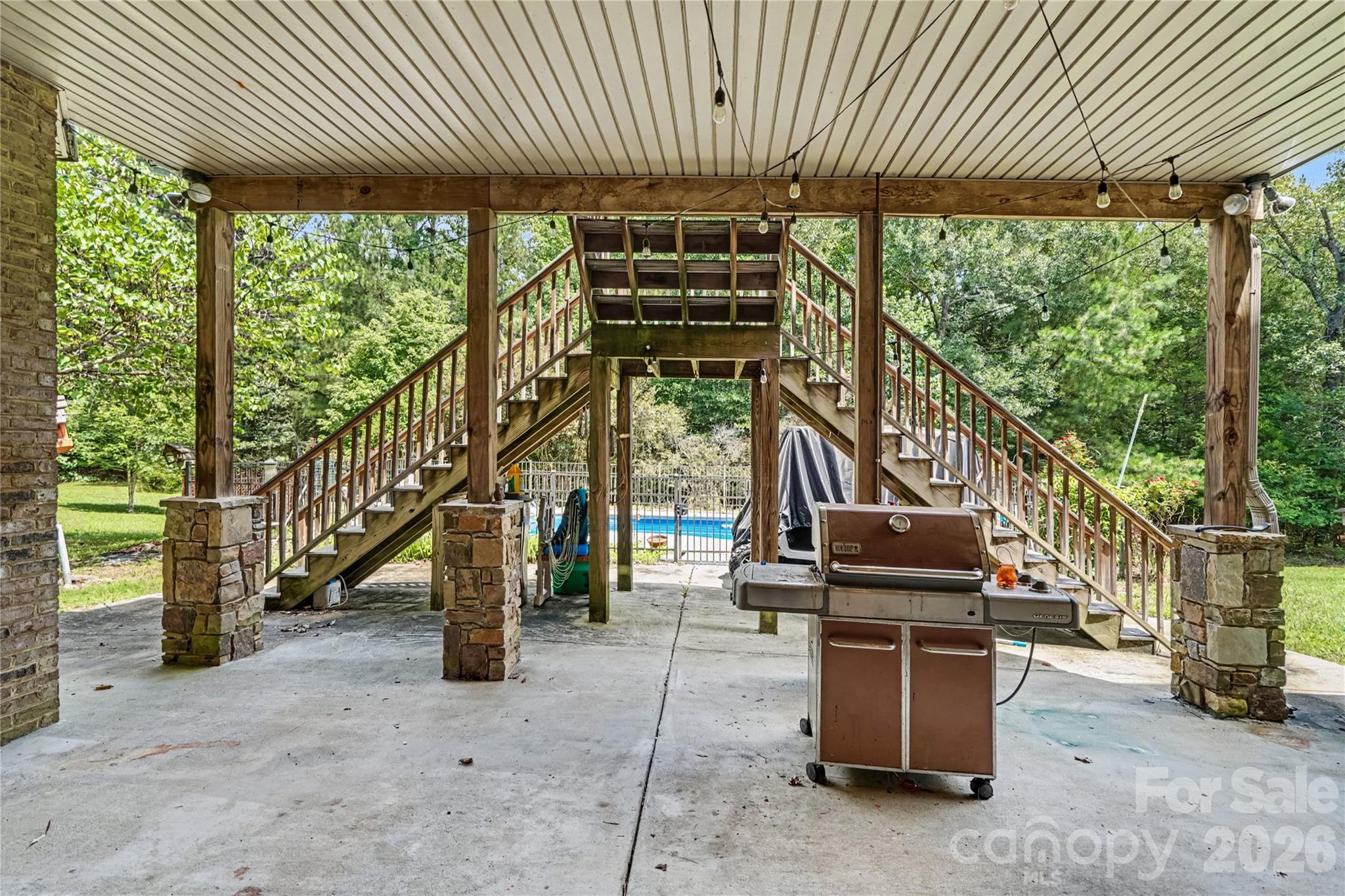 507 Crown Court Property Photo 26
