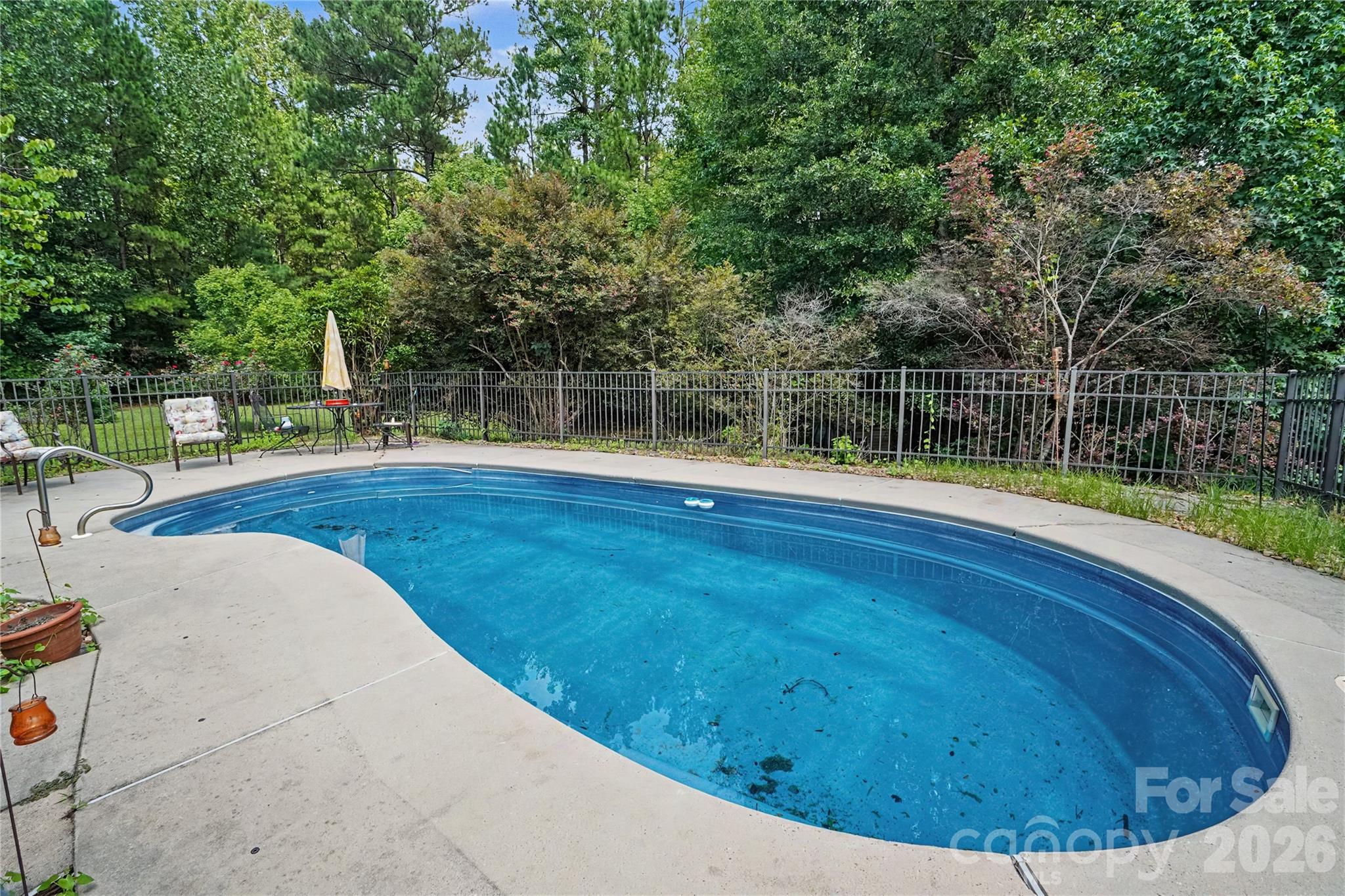 507 Crown Court Property Photo 28