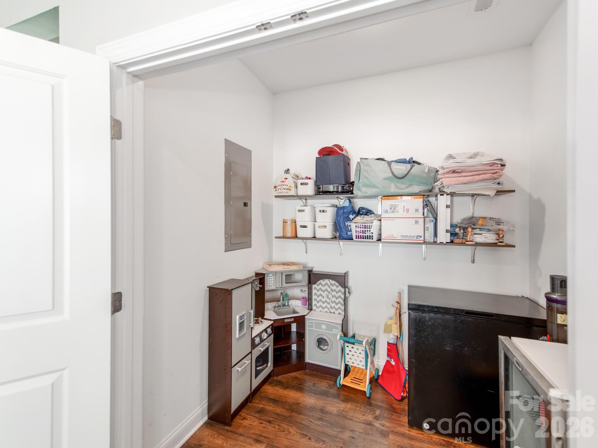 8753 Aspinwall Drive Property Photo 21