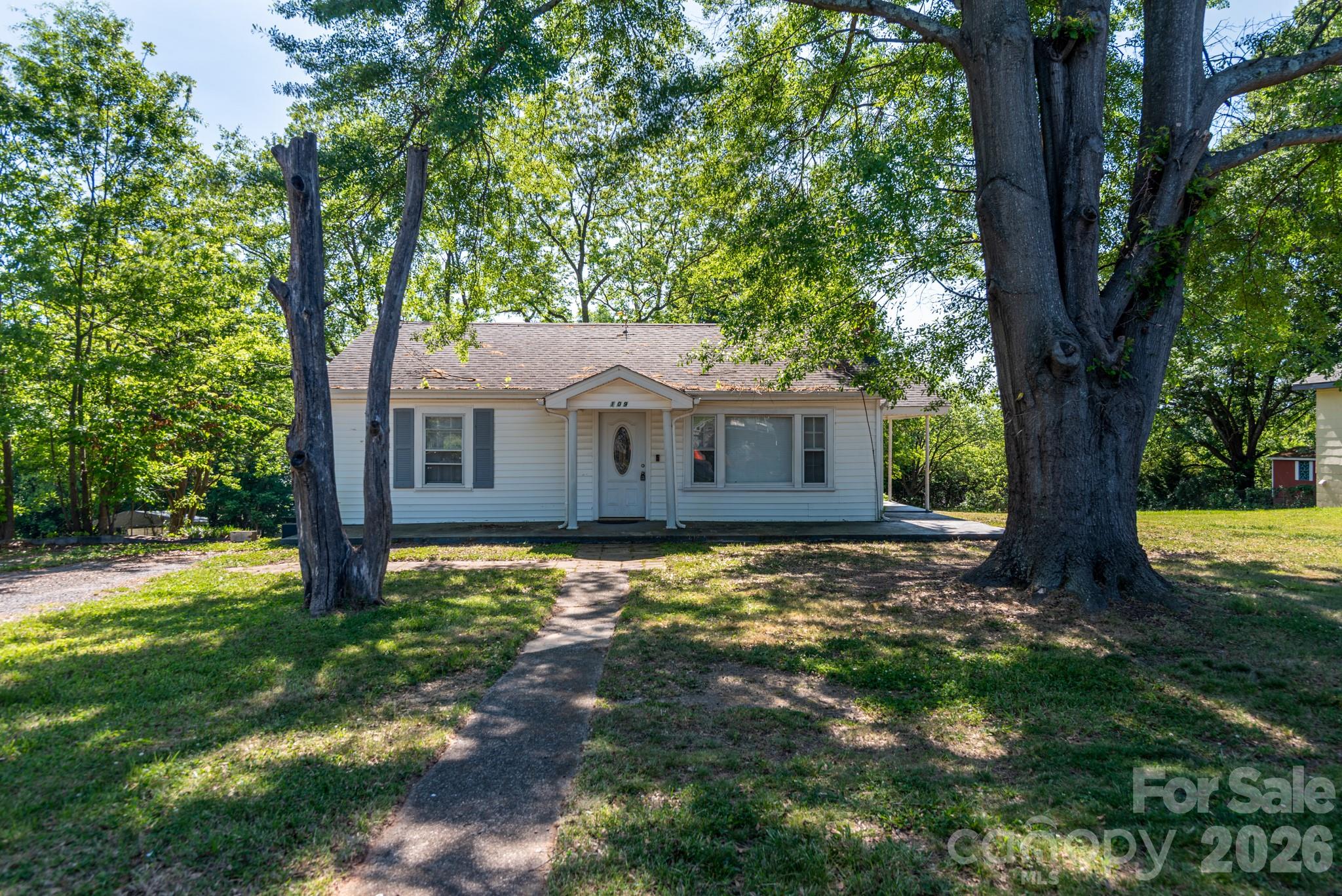 109 Hillcrest Drive Property Photo 1