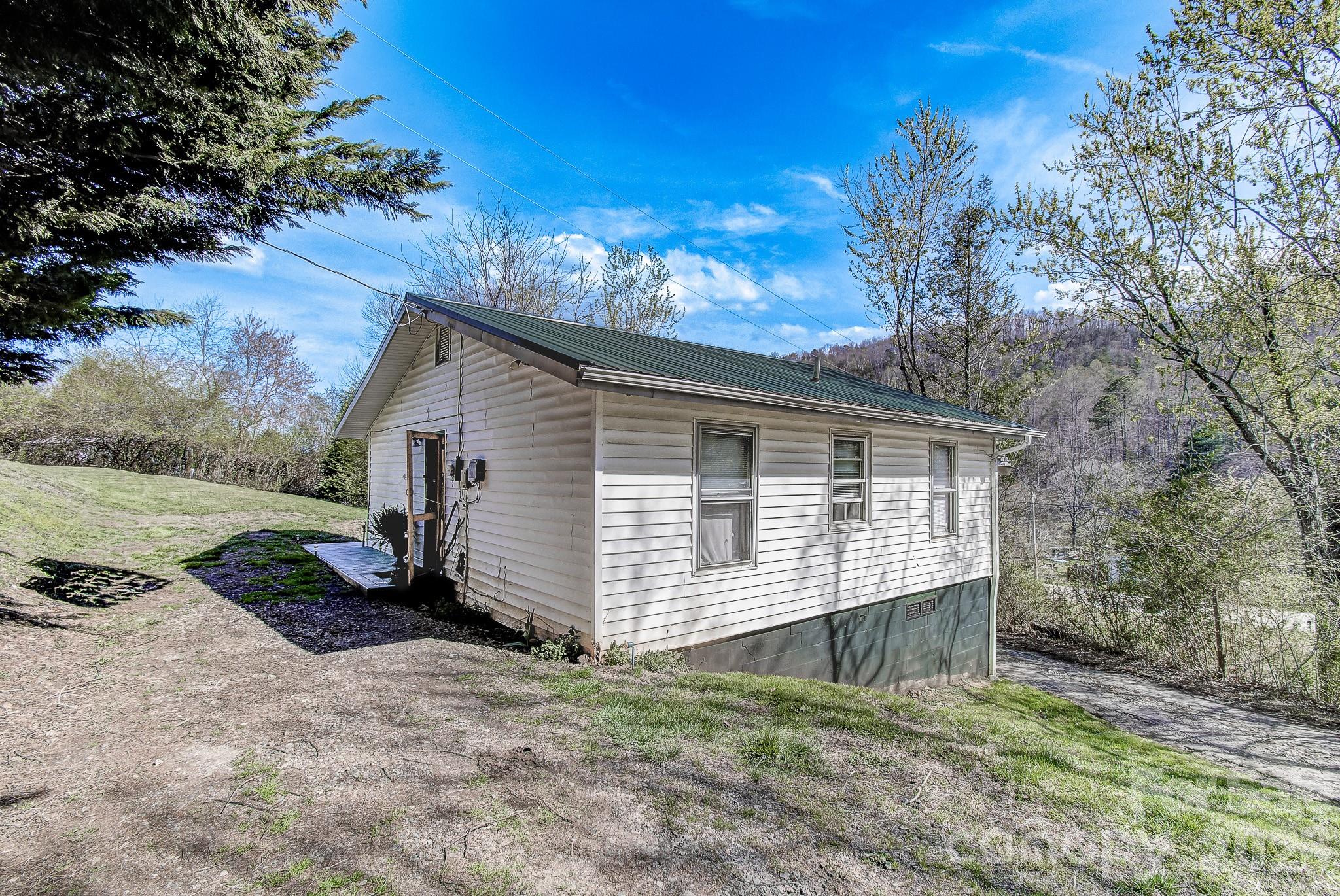 6 Lands End Drive Property Photo 1