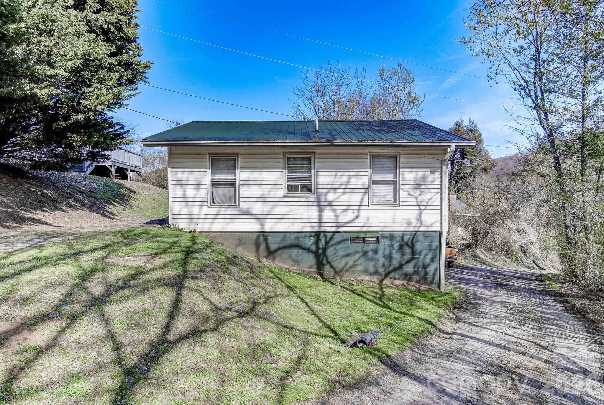 6 Lands End Drive Property Photo 14