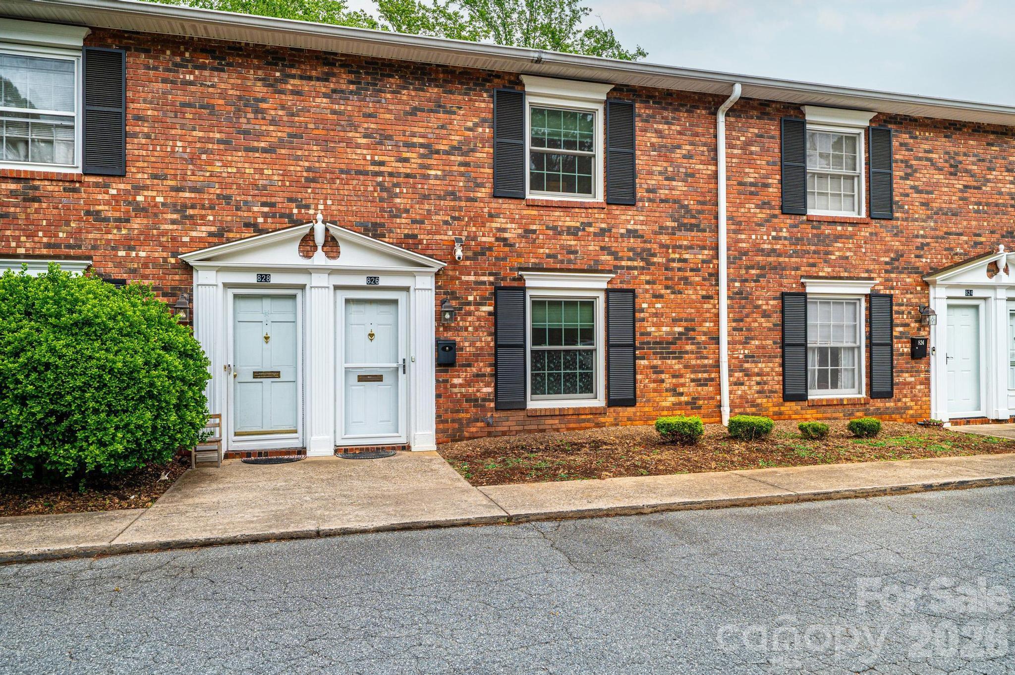 826 6th Street 4 Property Photo 1