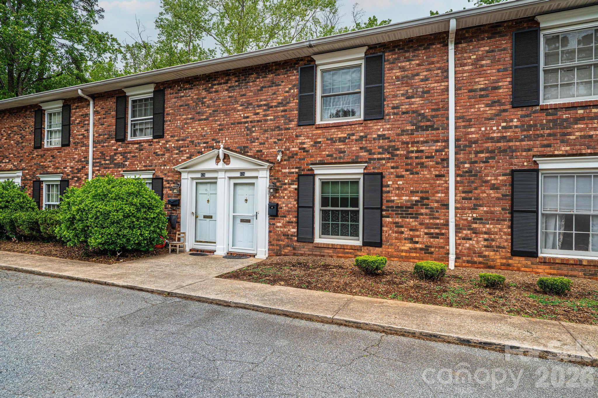 826 6th Street 4 Property Photo 2
