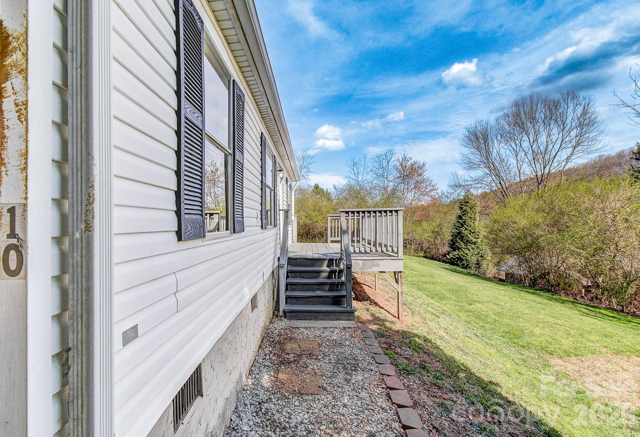 10 Lands End Drive Property Photo 25