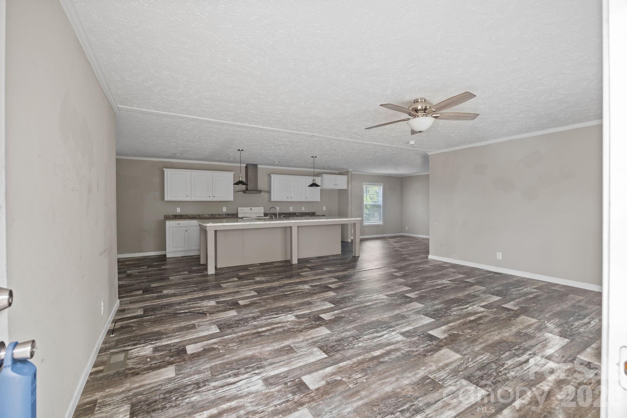 188 Low Lane Property Photo 11
