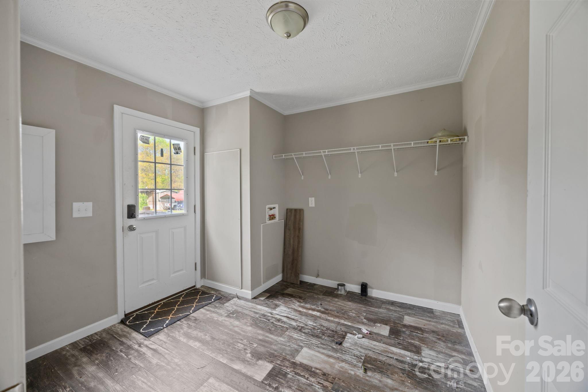 188 Low Lane Property Photo 32