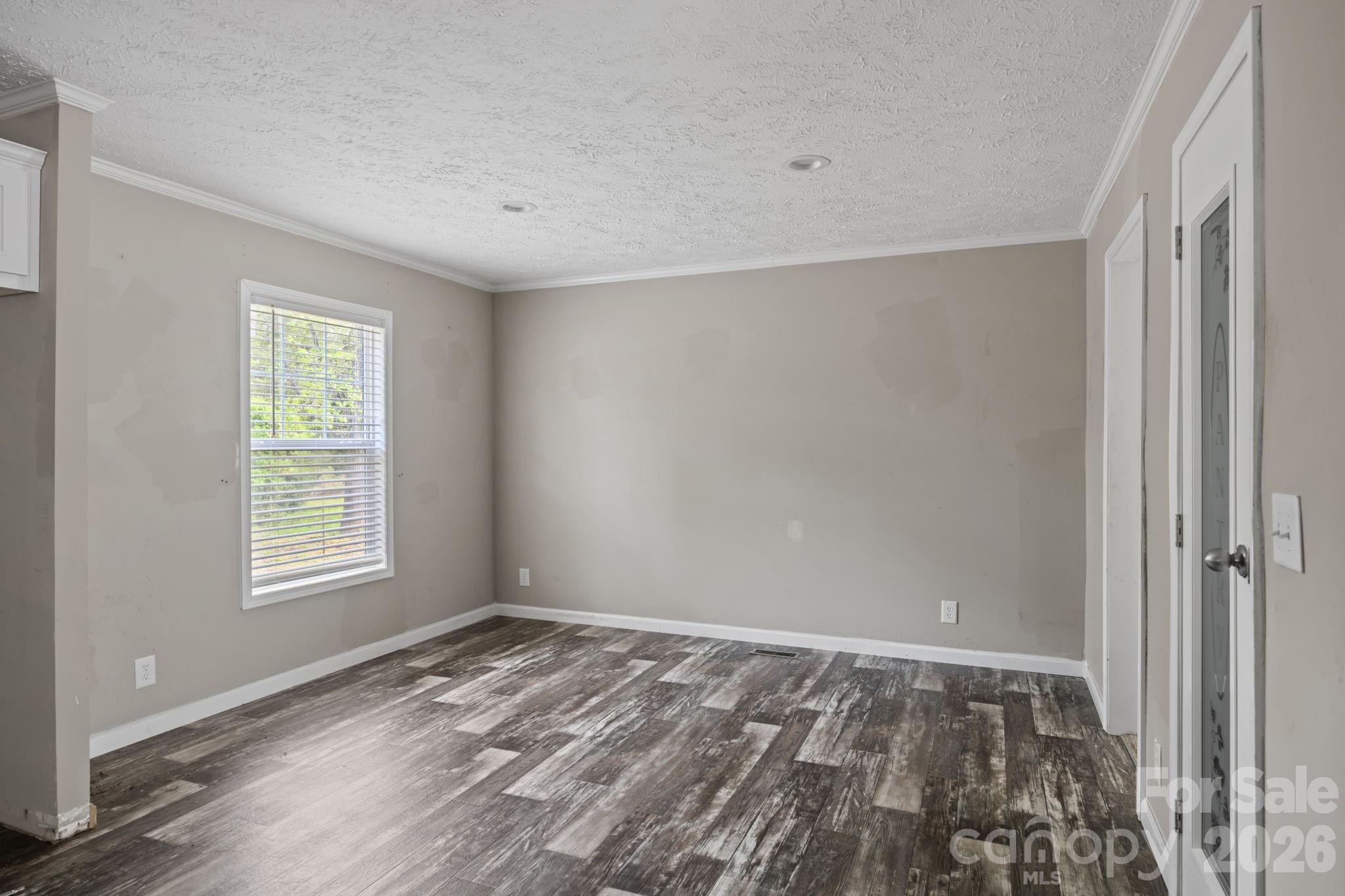 188 Low Lane Property Photo 33