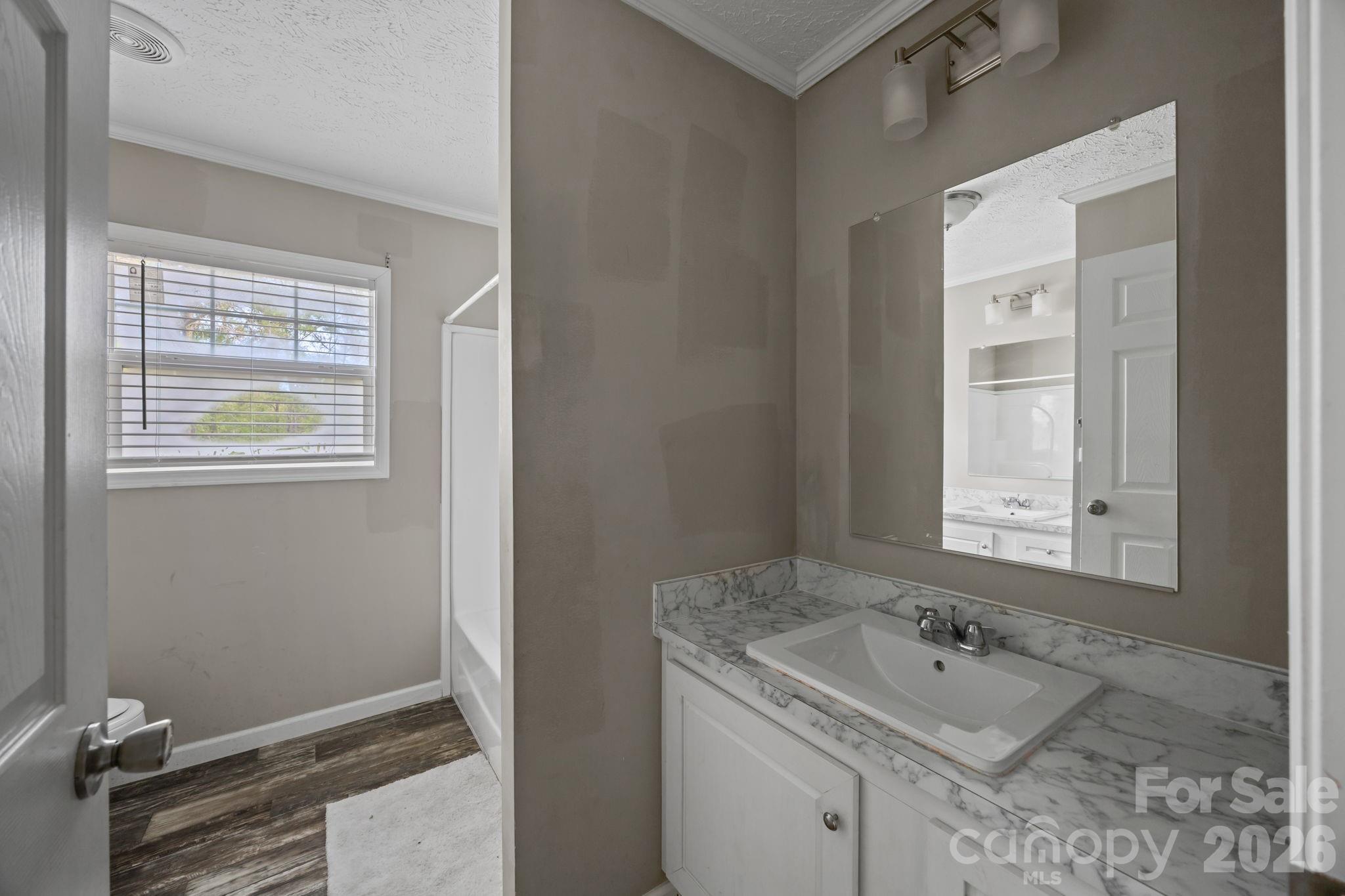 188 Low Lane Property Photo 34