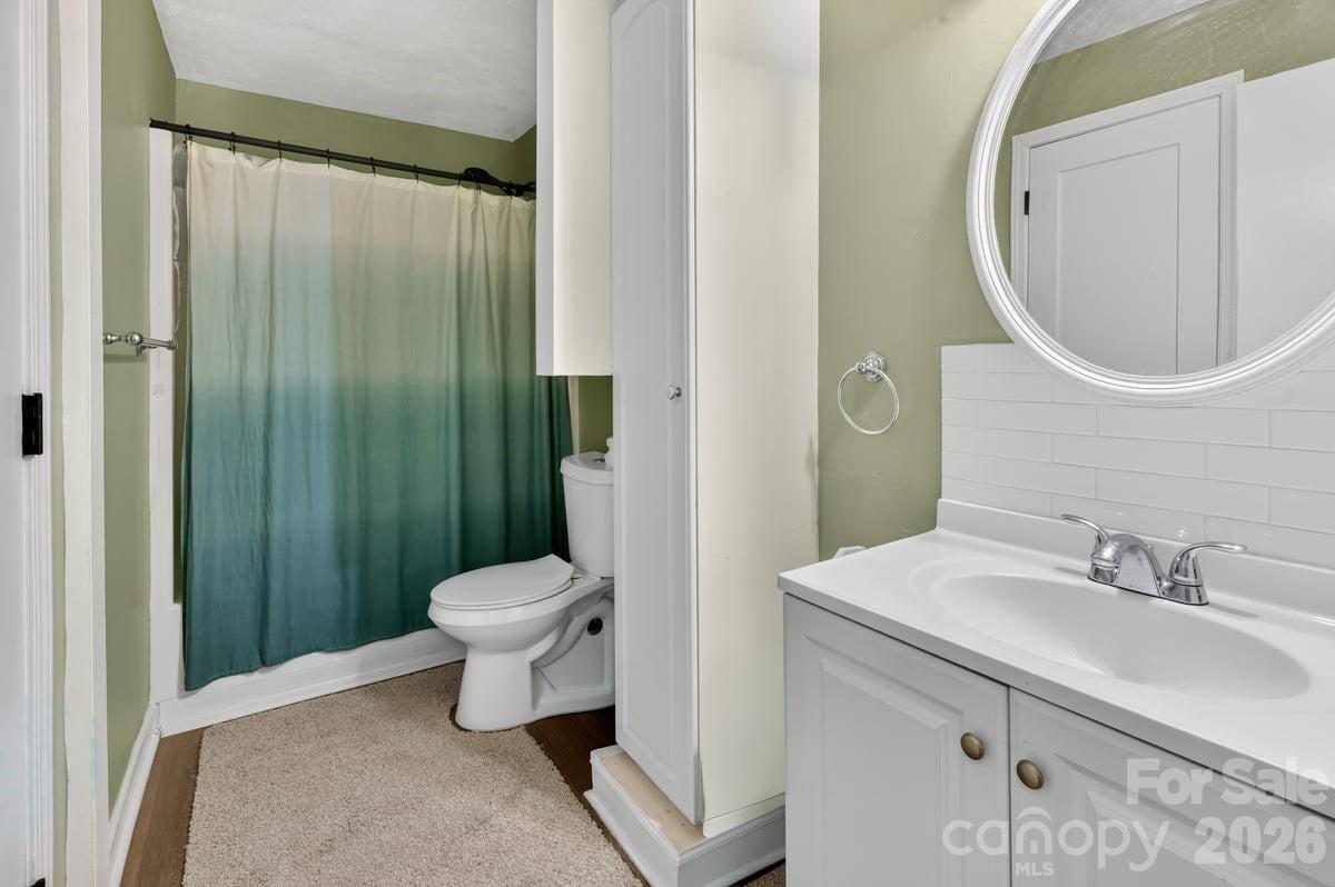 7811 Heatherdale Court Property Photo 4
