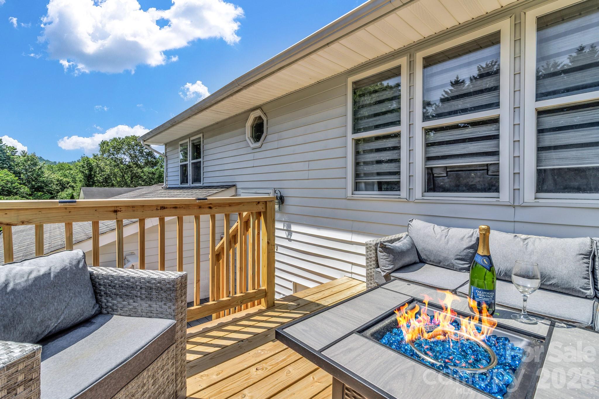 13 Spring Lake Drive Property Photo 6