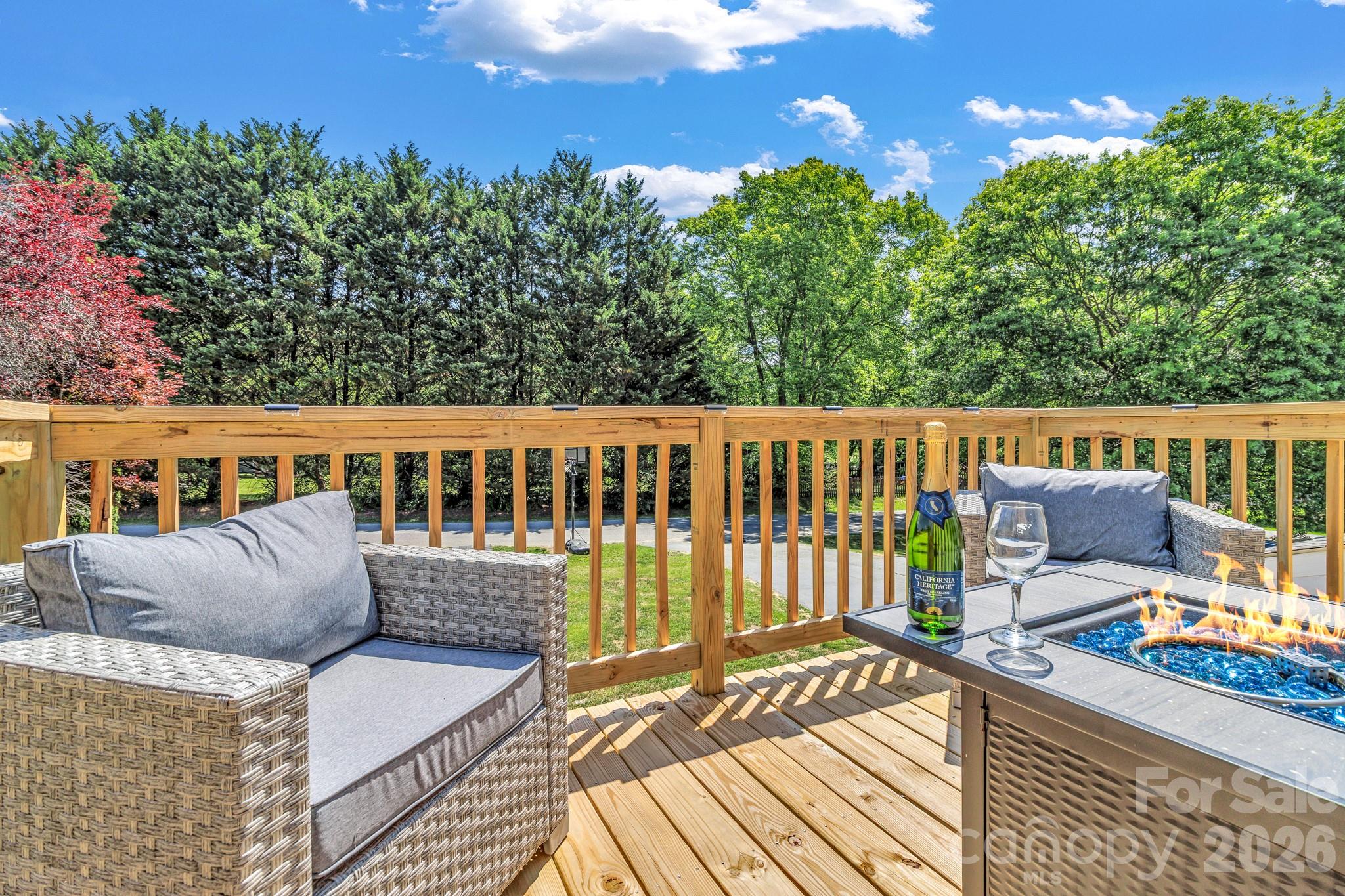 13 Spring Lake Drive Property Photo 8
