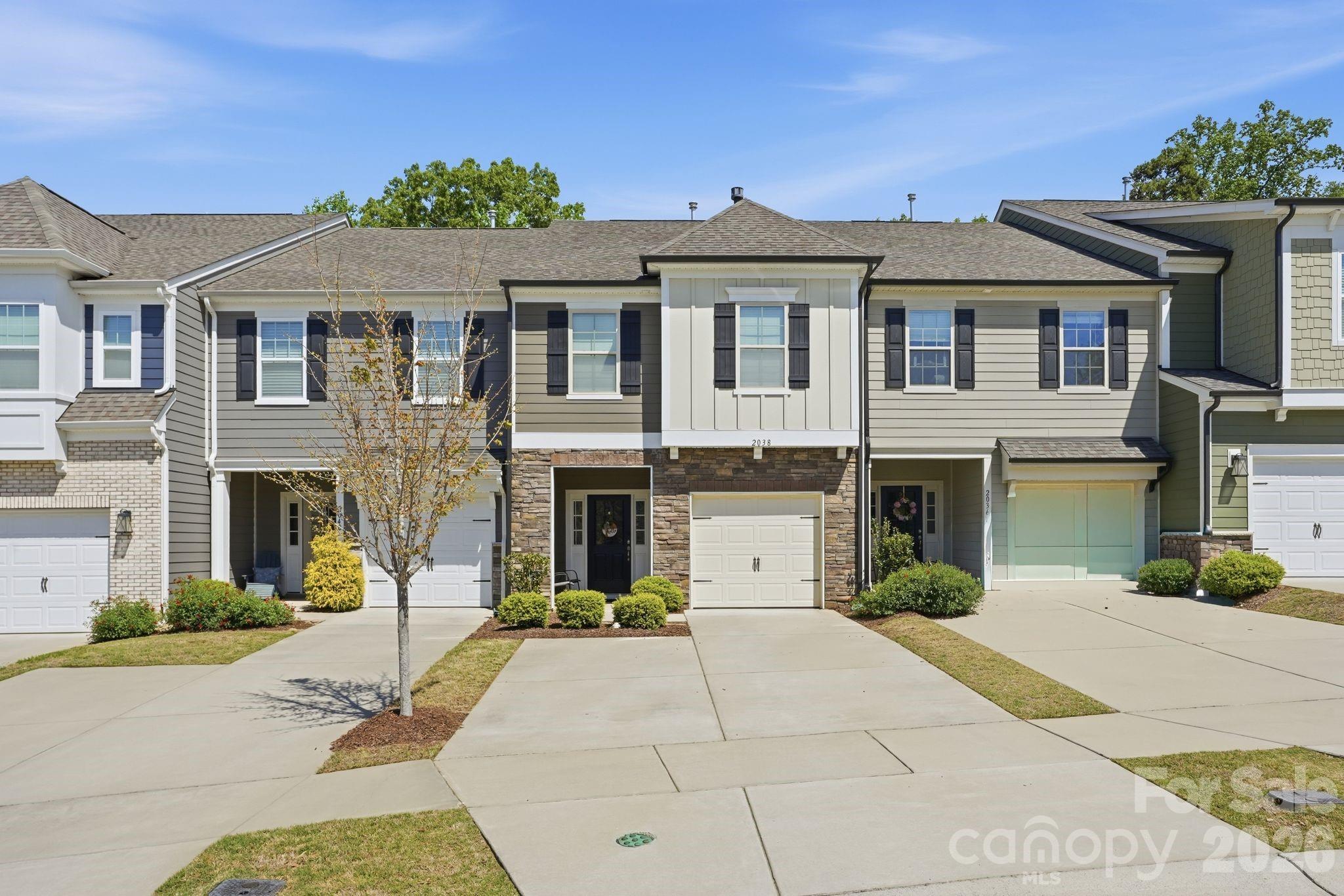 2038 Suttonview Road Property Photo 1