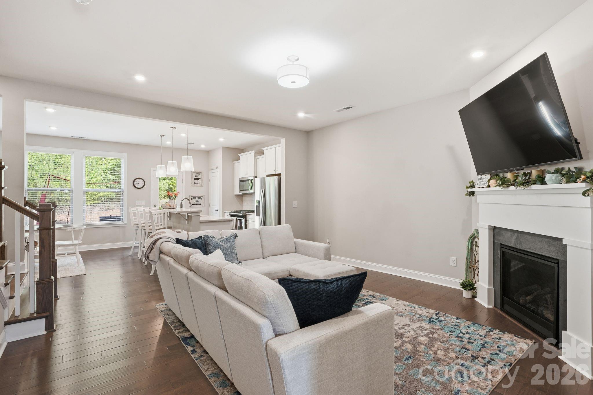 2038 Suttonview Road Property Photo 9